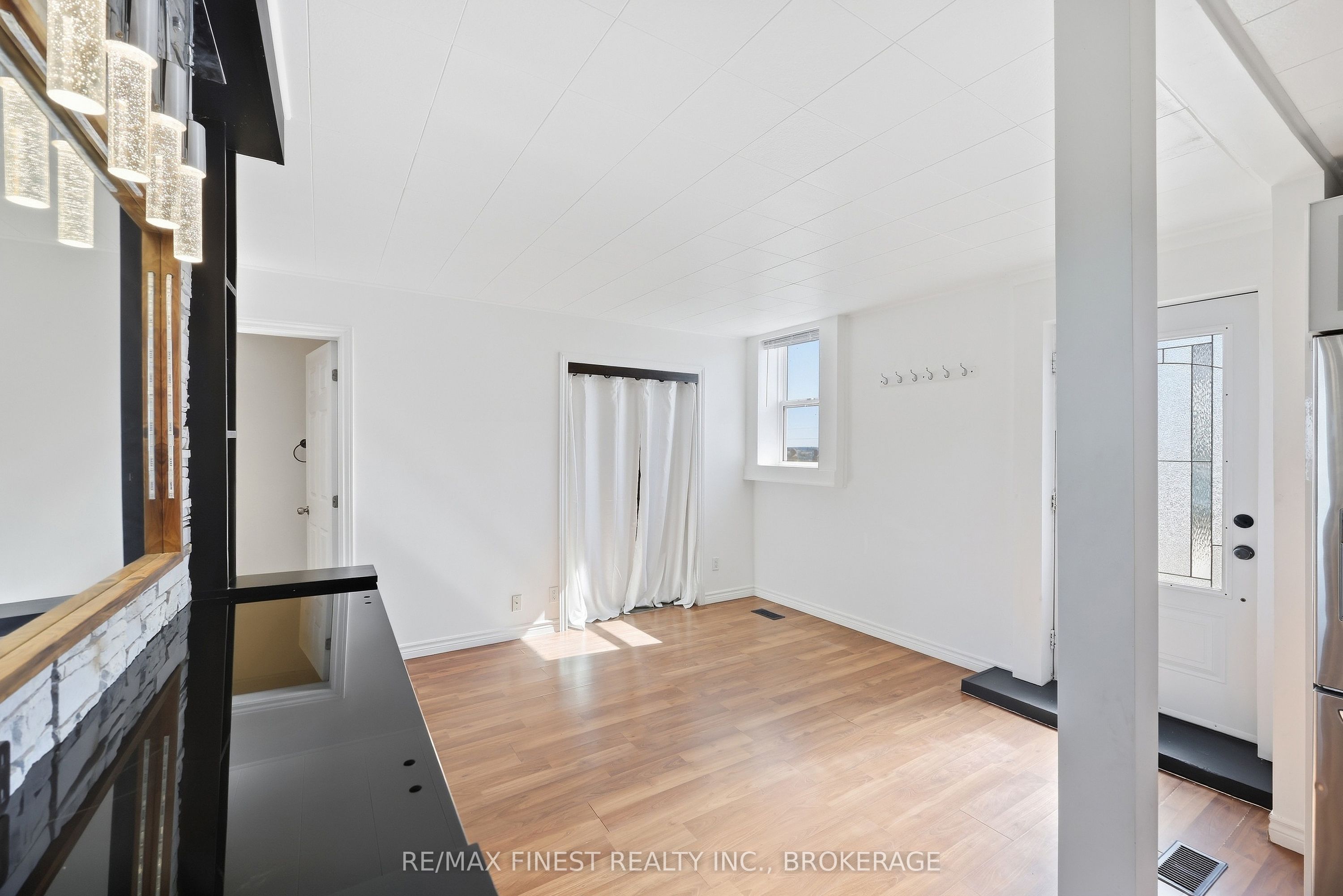 571 Centreville Road Property Photo 11