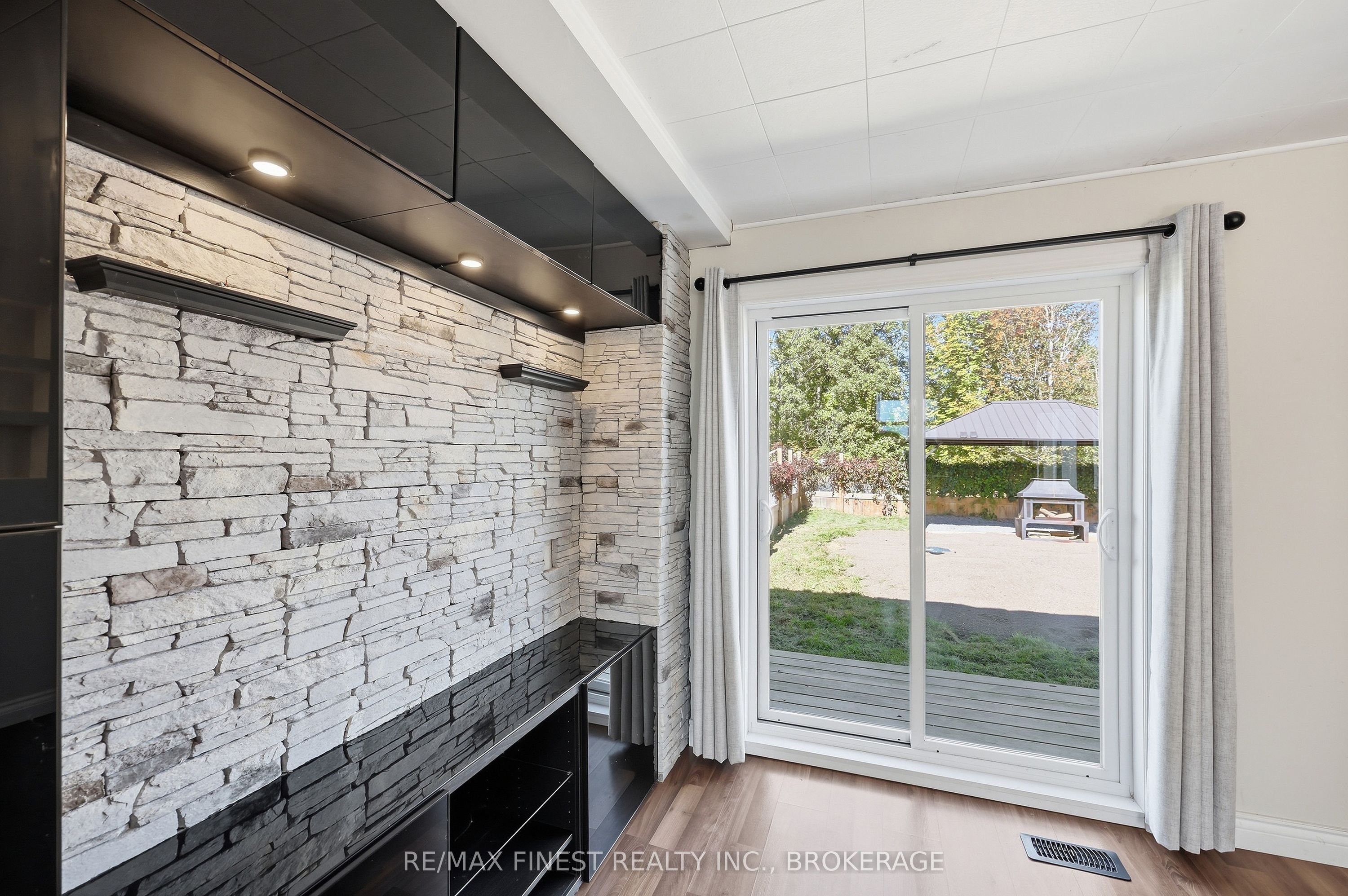 571 Centreville Road Property Photo 16