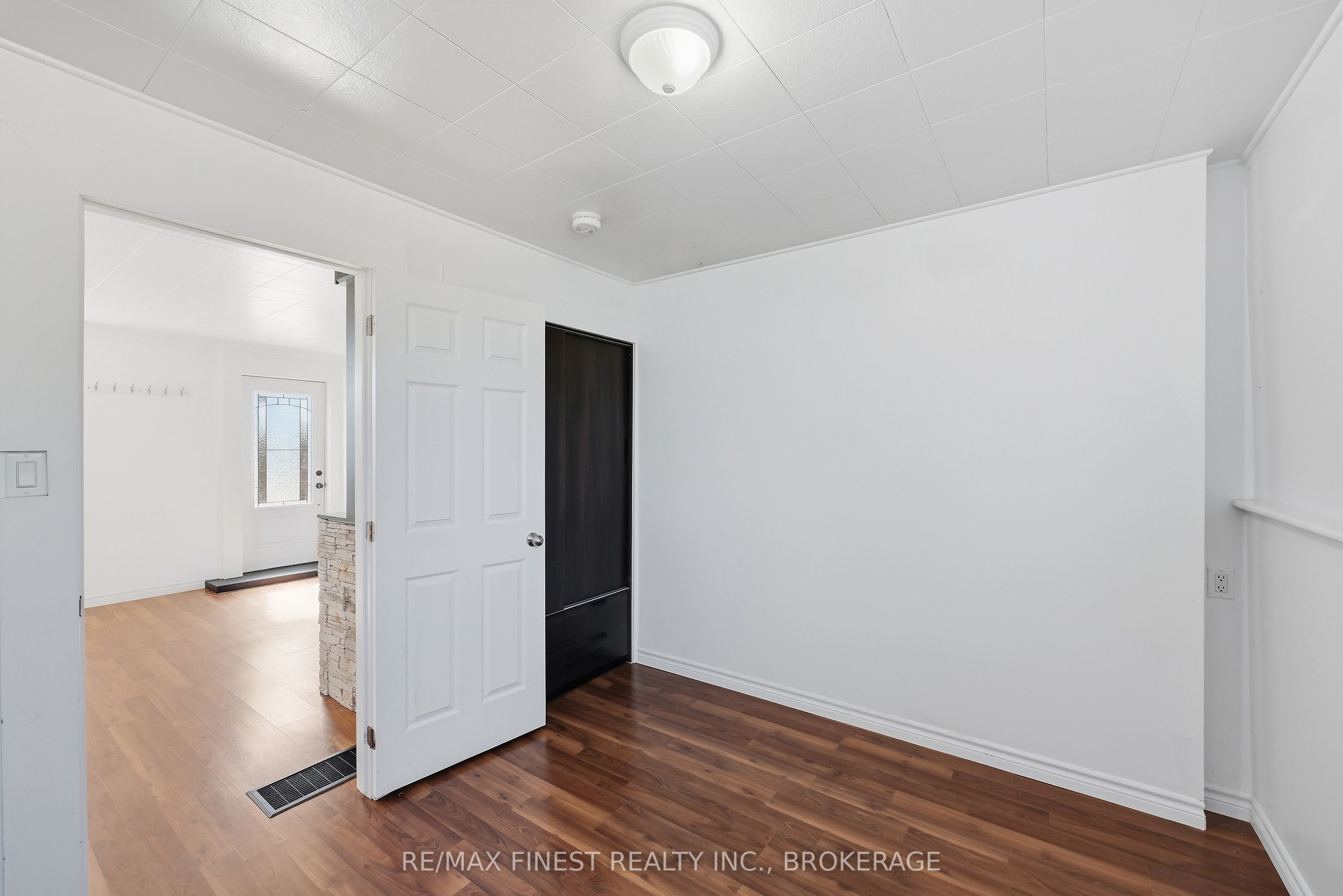 571 Centreville Road Property Photo 18