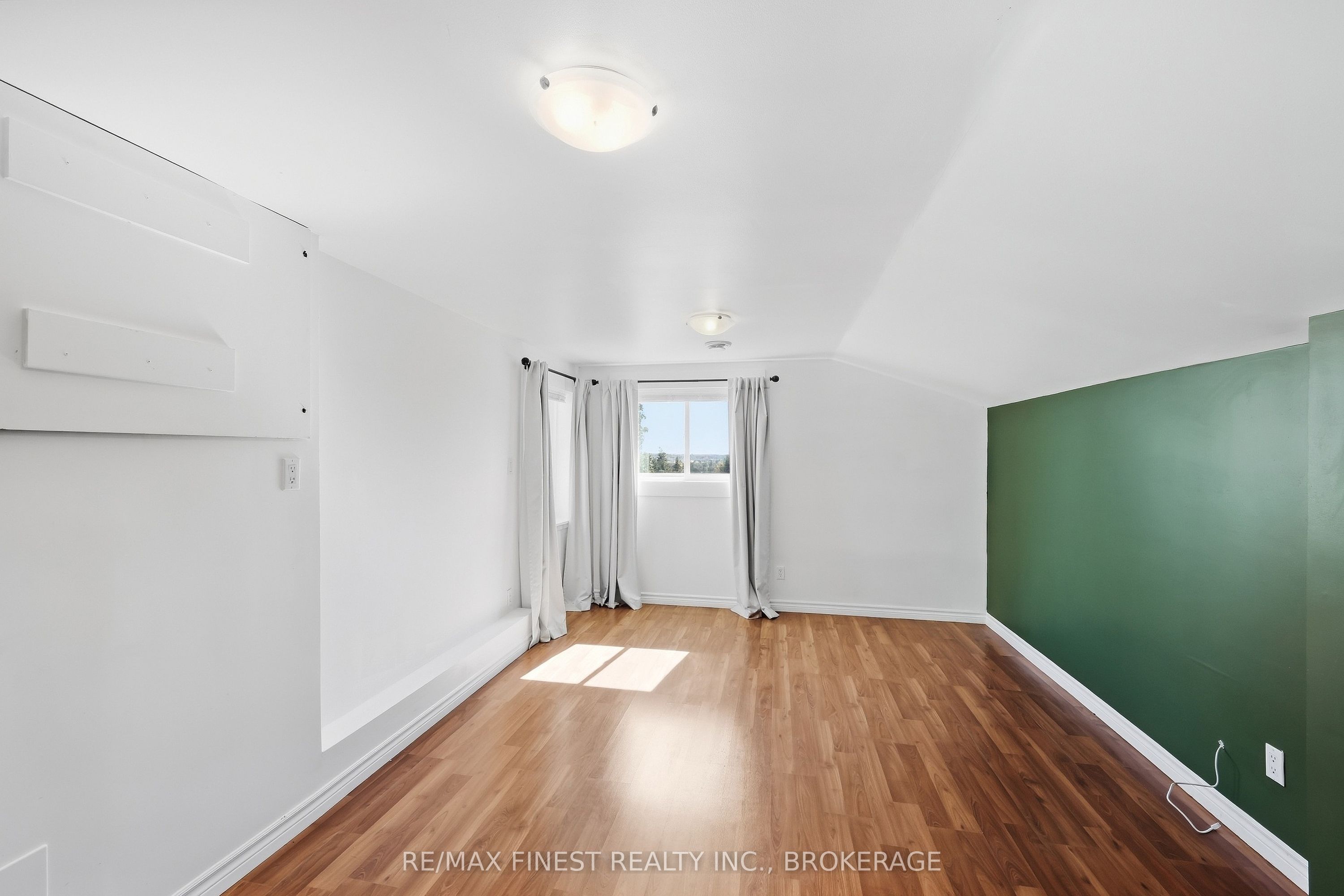571 Centreville Road Property Photo 22
