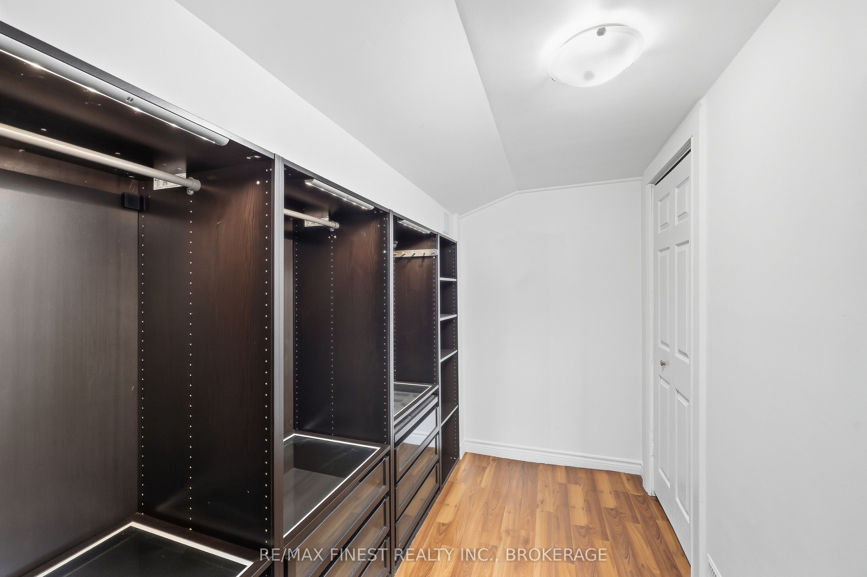 571 Centreville Road Property Photo 24