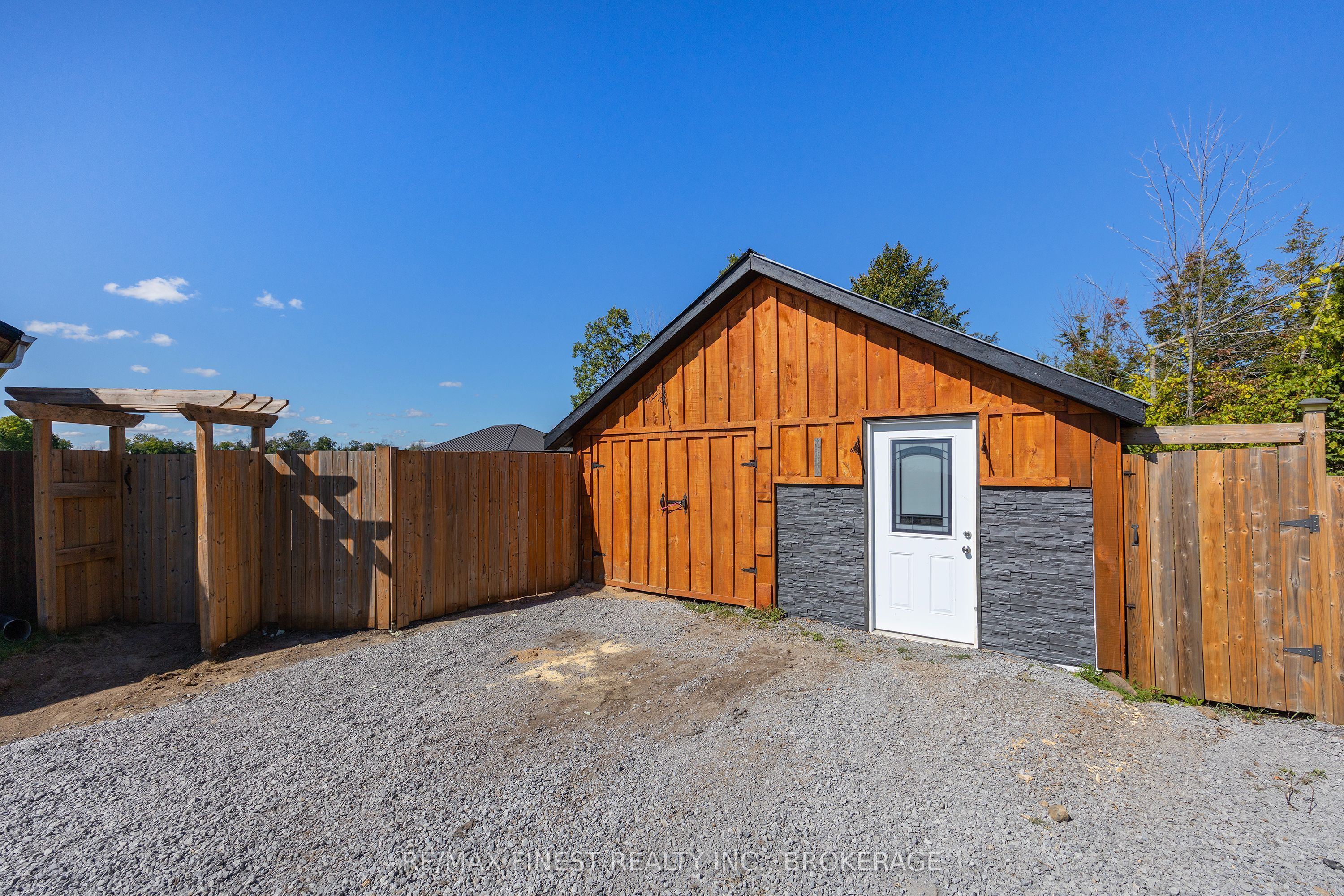 571 Centreville Road Property Photo 30
