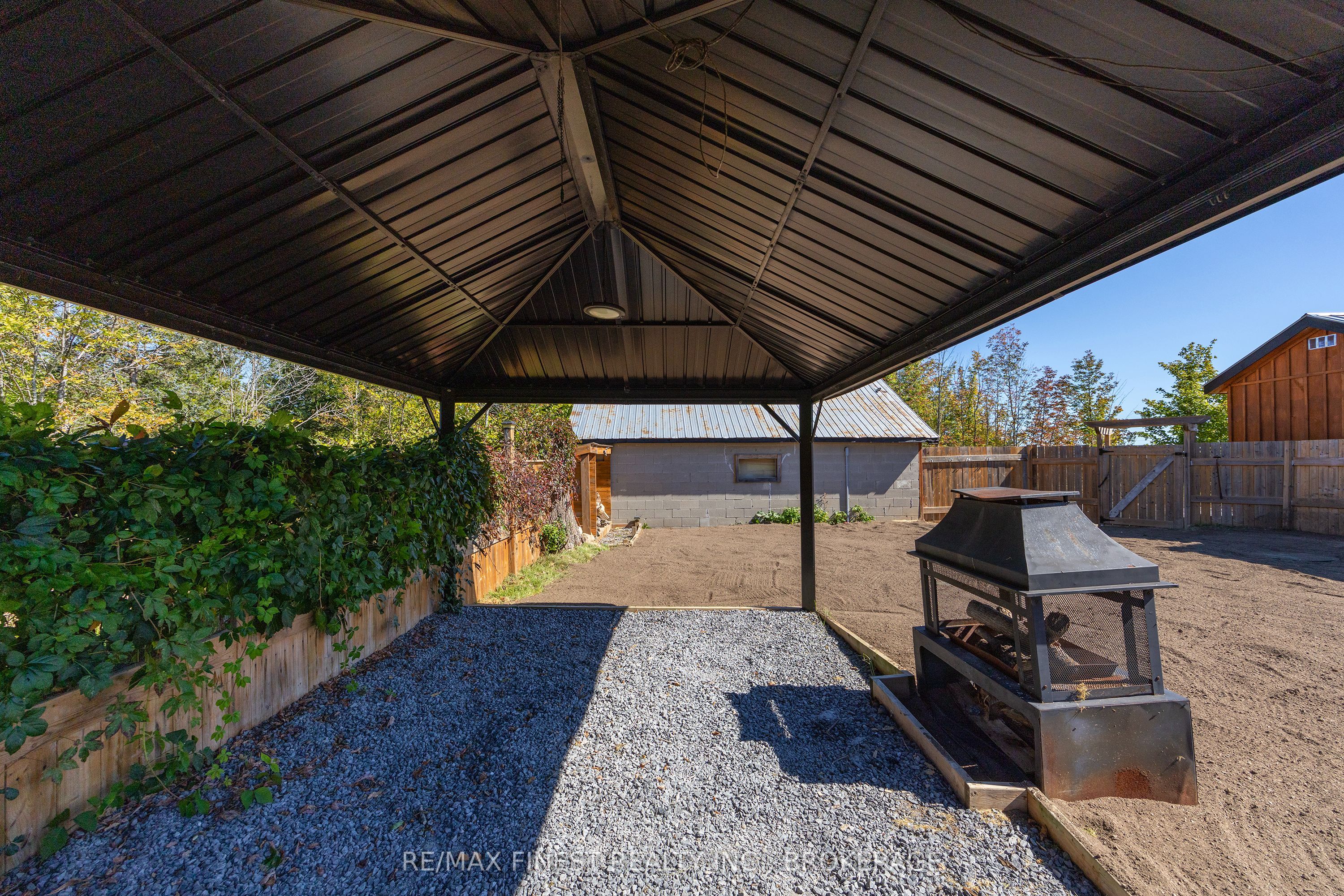 571 Centreville Road Property Photo 37