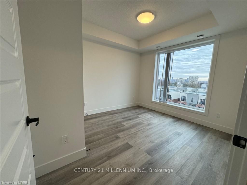 107 Roger Street 611 Property Photo 4