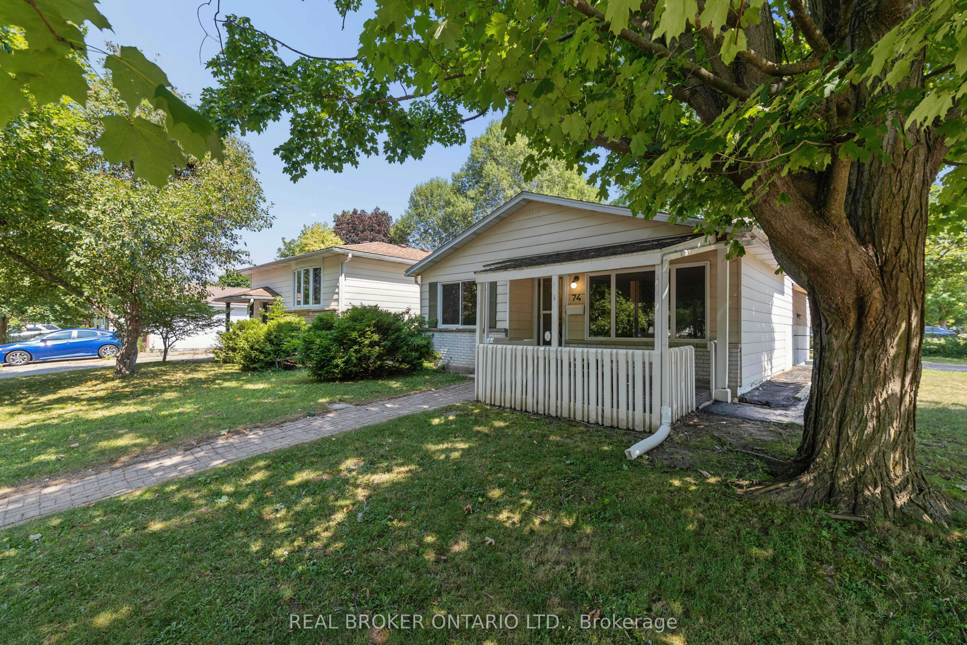 74 Helene Crescent Property Photo 3