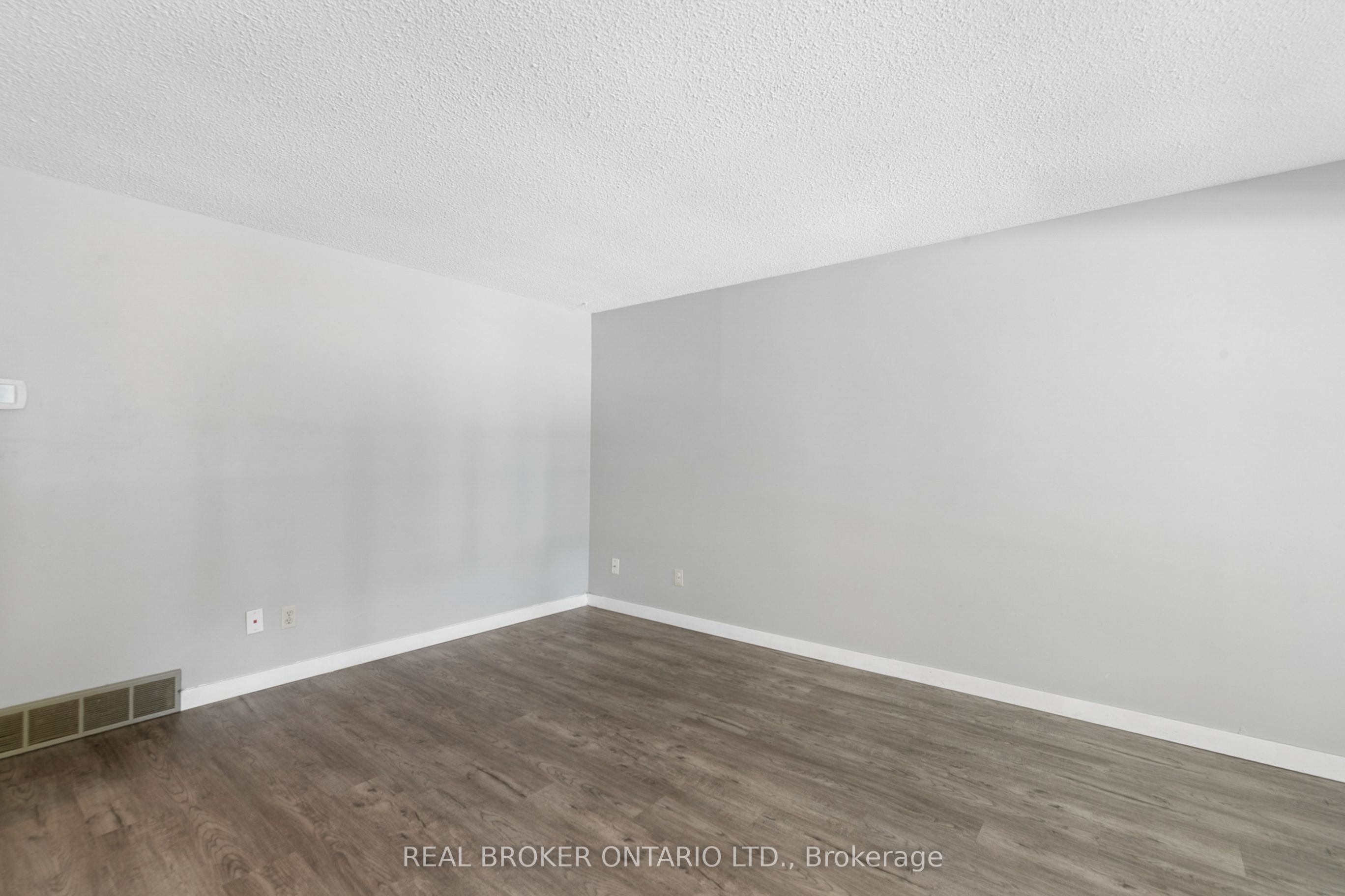 74 Helene Crescent Property Photo 8
