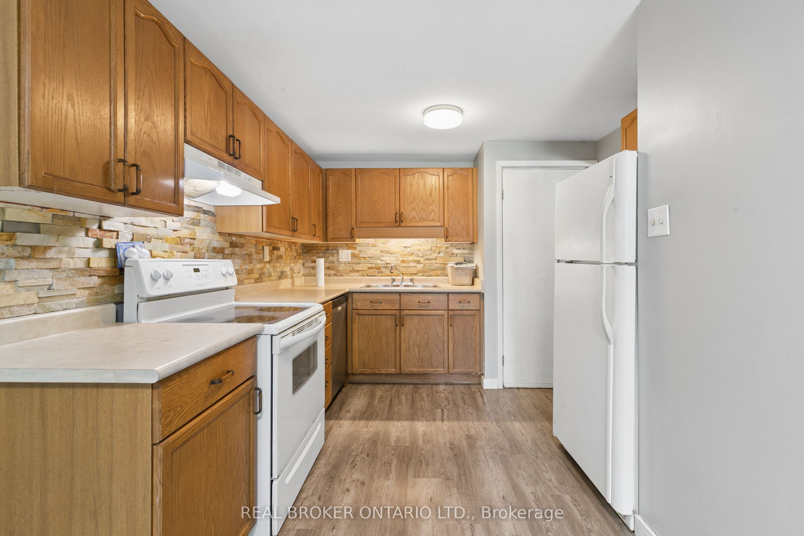 74 Helene Crescent Property Photo 12