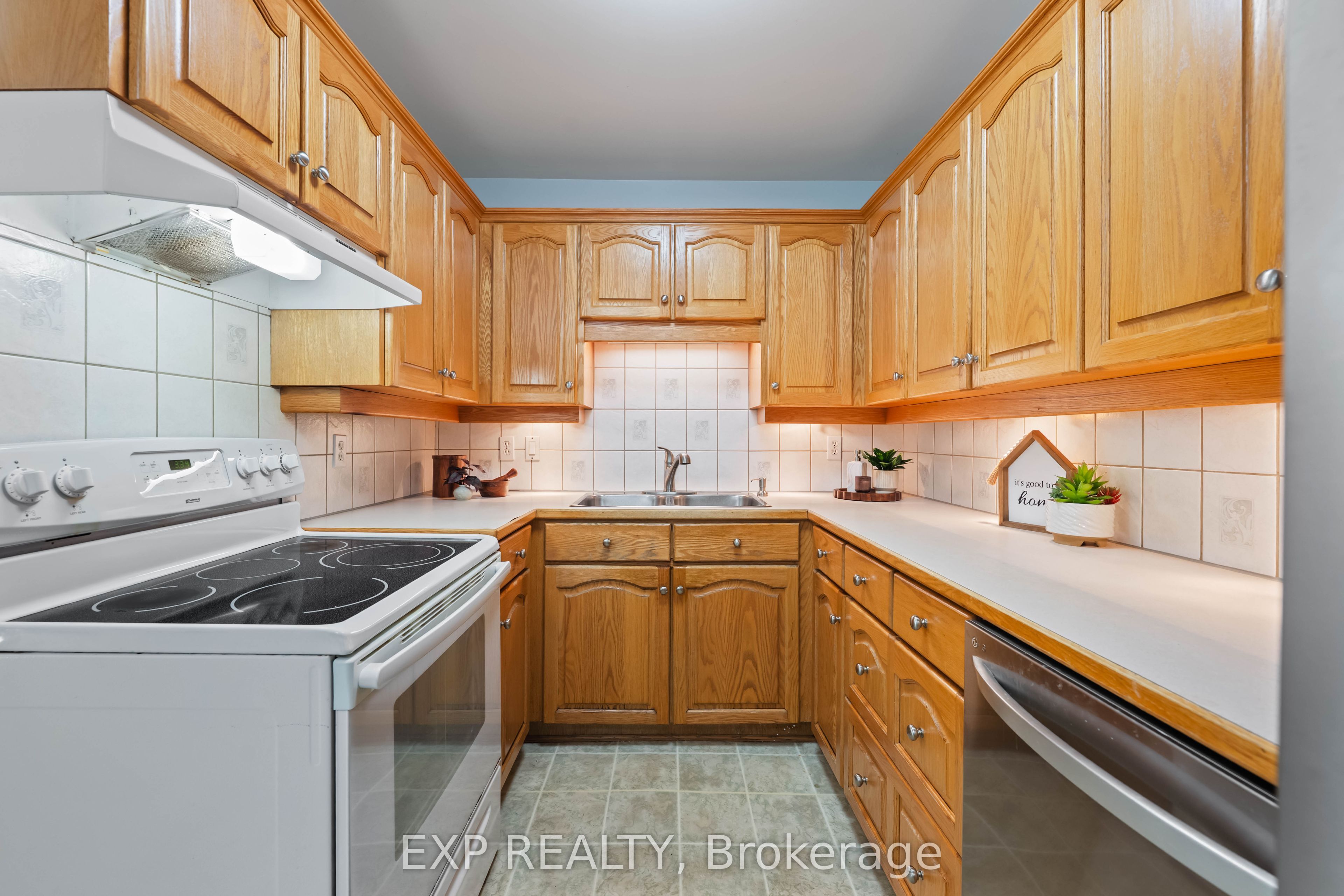3 Purple Road Property Photo 37