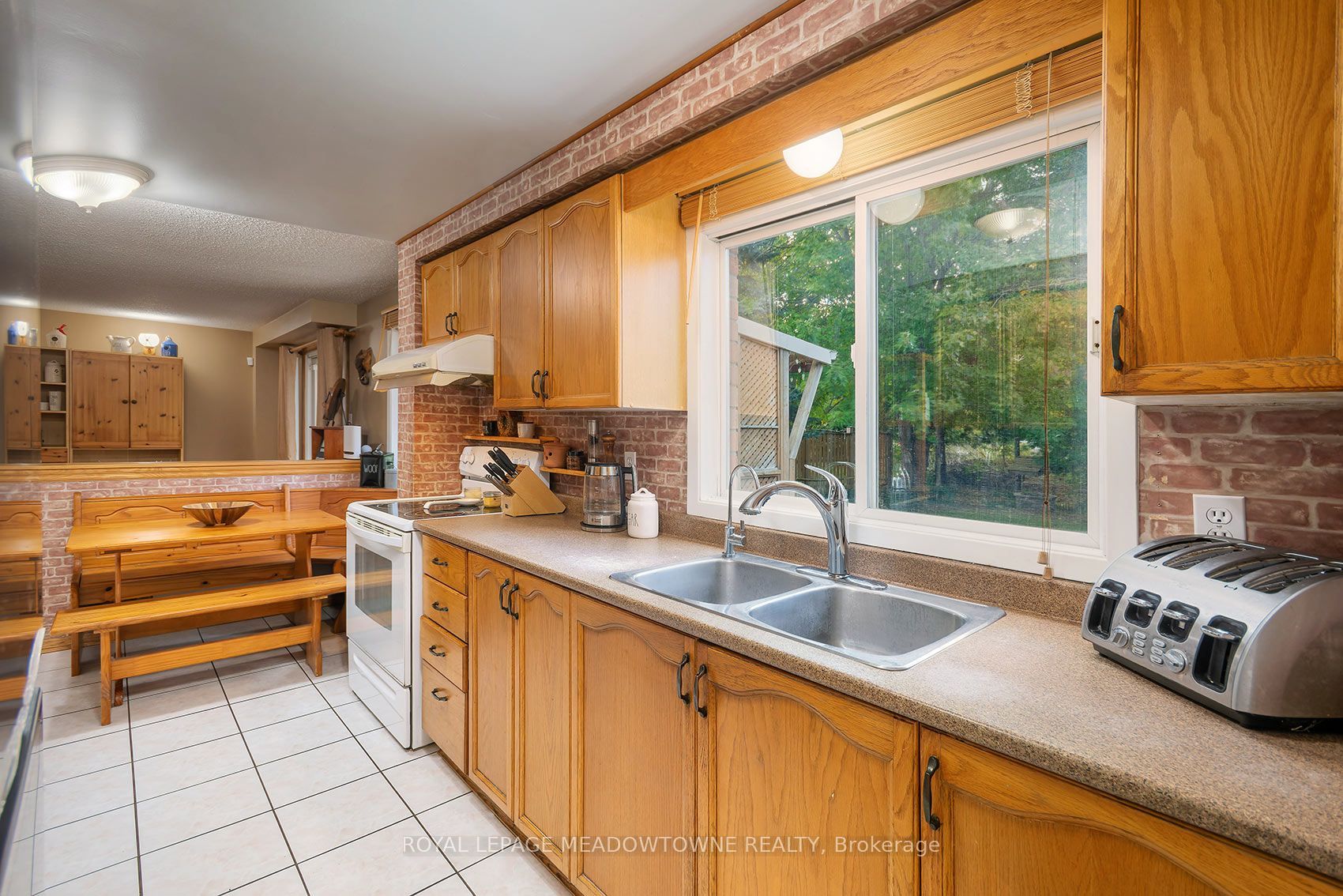 209 Elmira Road S Property Photo 10