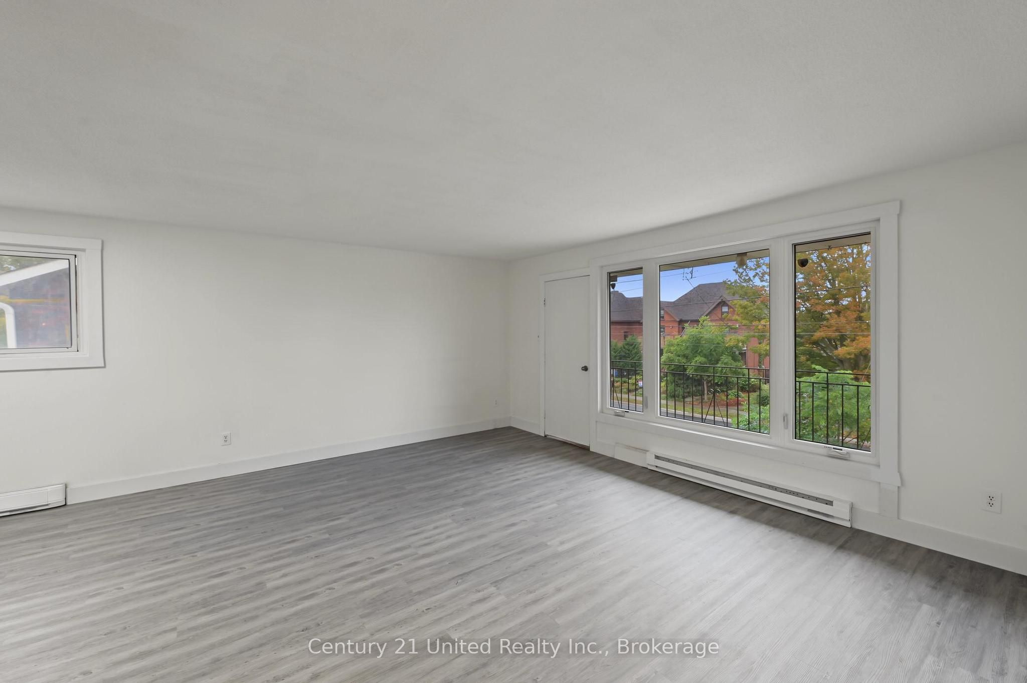 198 Aylmer Street N Property Photo 4