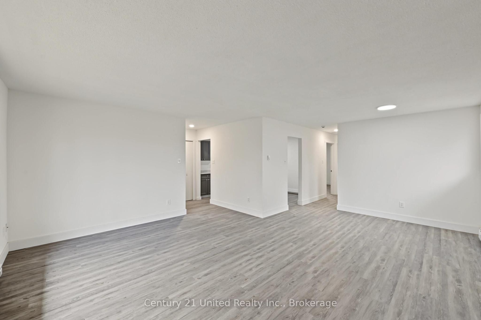 198 Aylmer Street N Property Photo 6