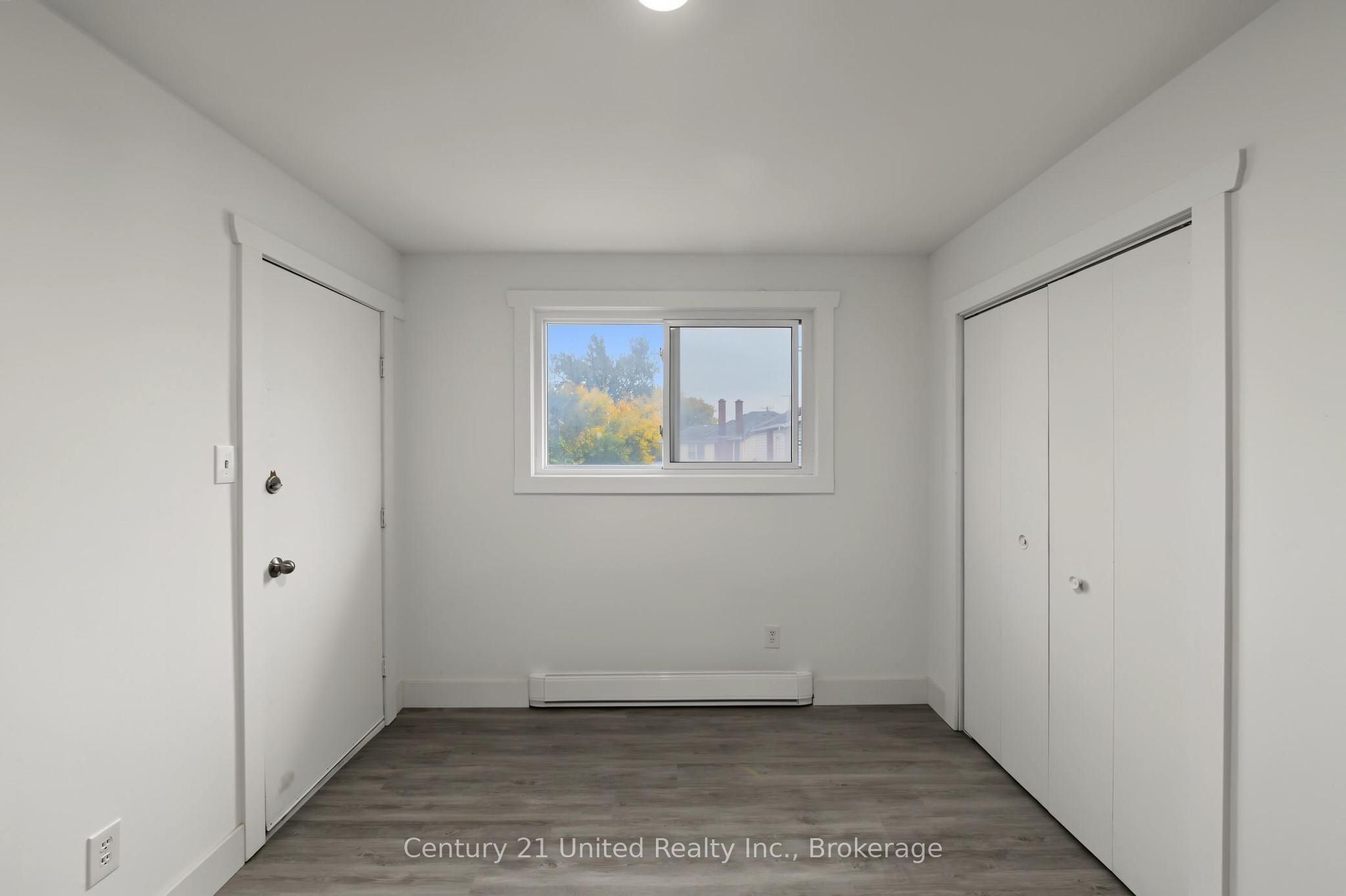 198 Aylmer Street N Property Photo 11
