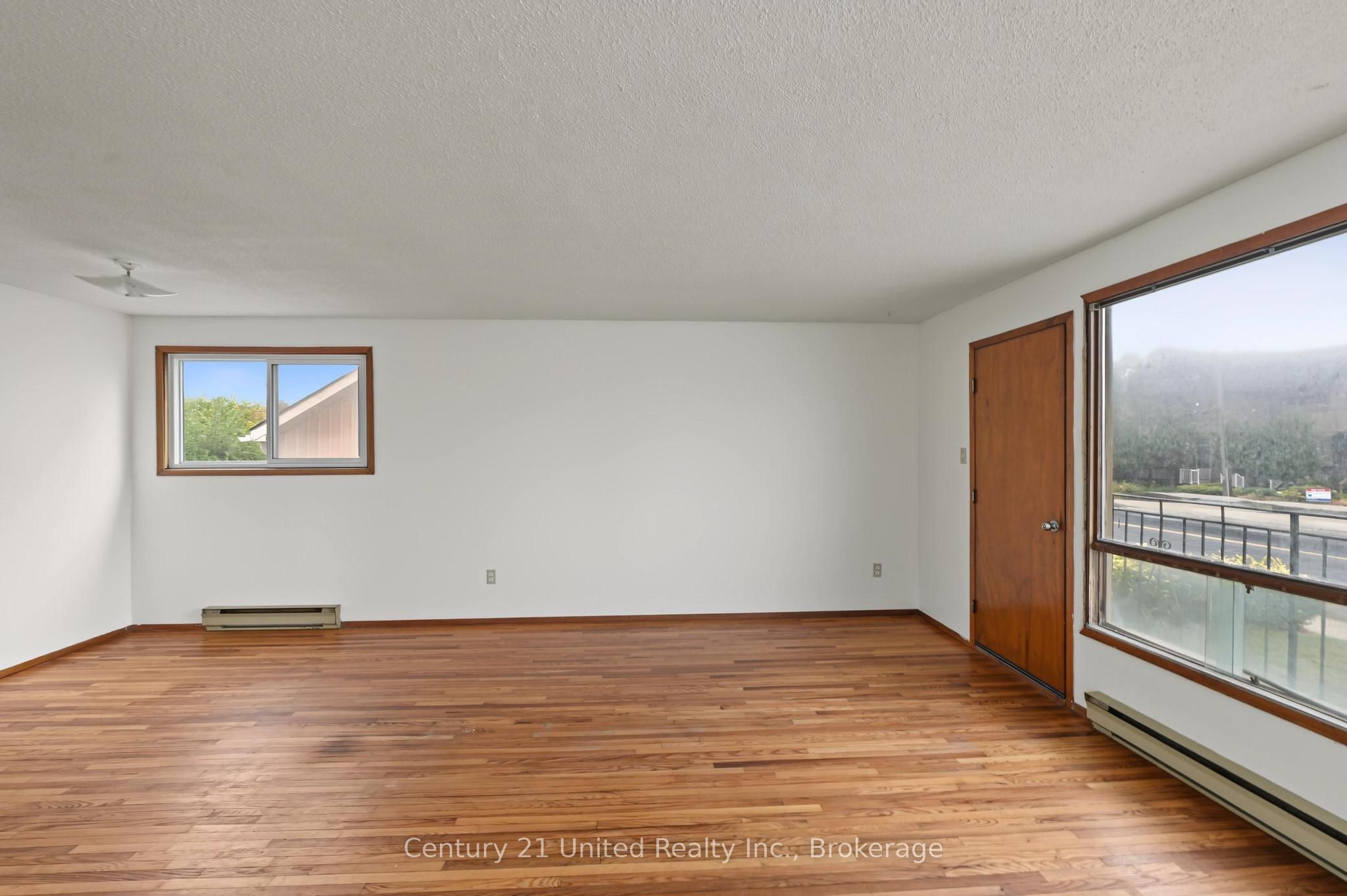 198 Aylmer Street N Property Photo 17