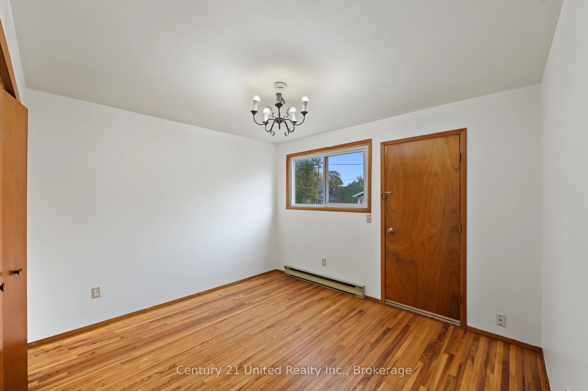 198 Aylmer Street N Property Photo 22