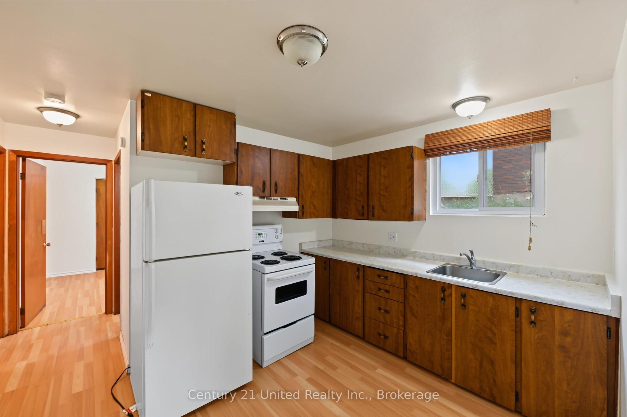 198 Aylmer Street N Property Photo 25