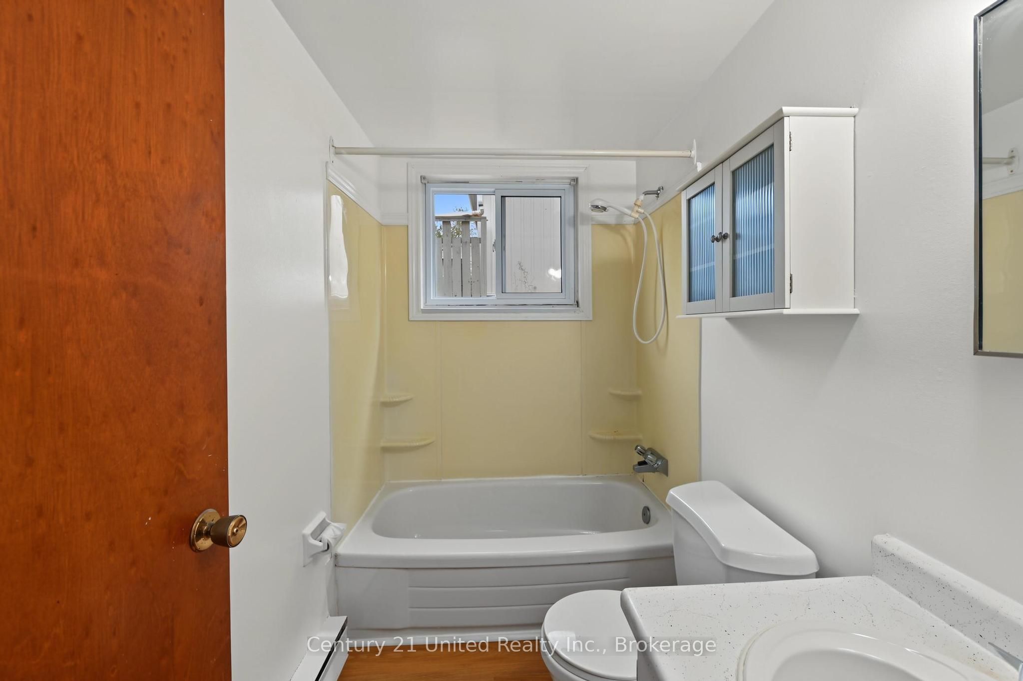 198 Aylmer Street N Property Photo 29
