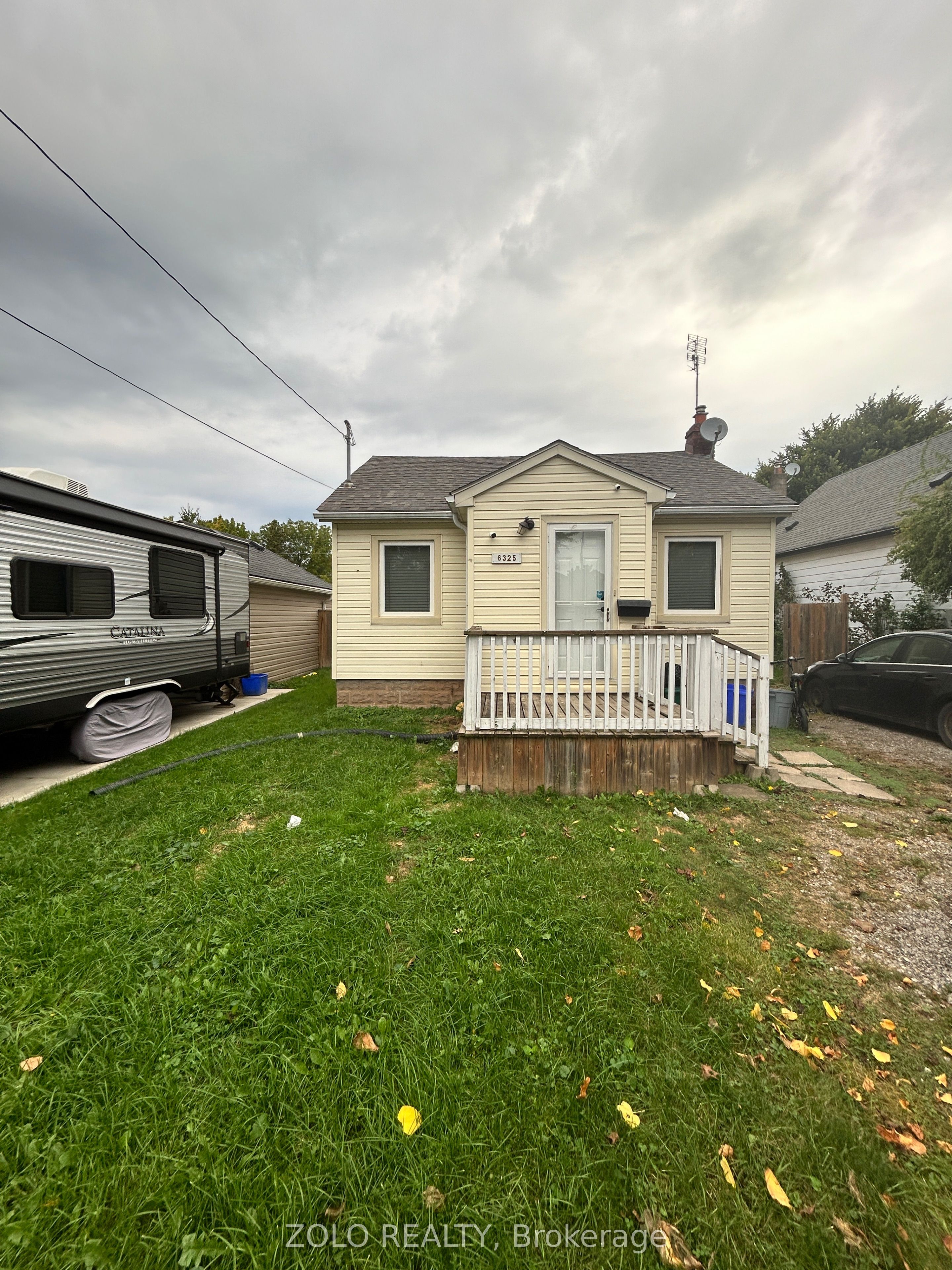 6325 Murray Street Upper Property Photo 2