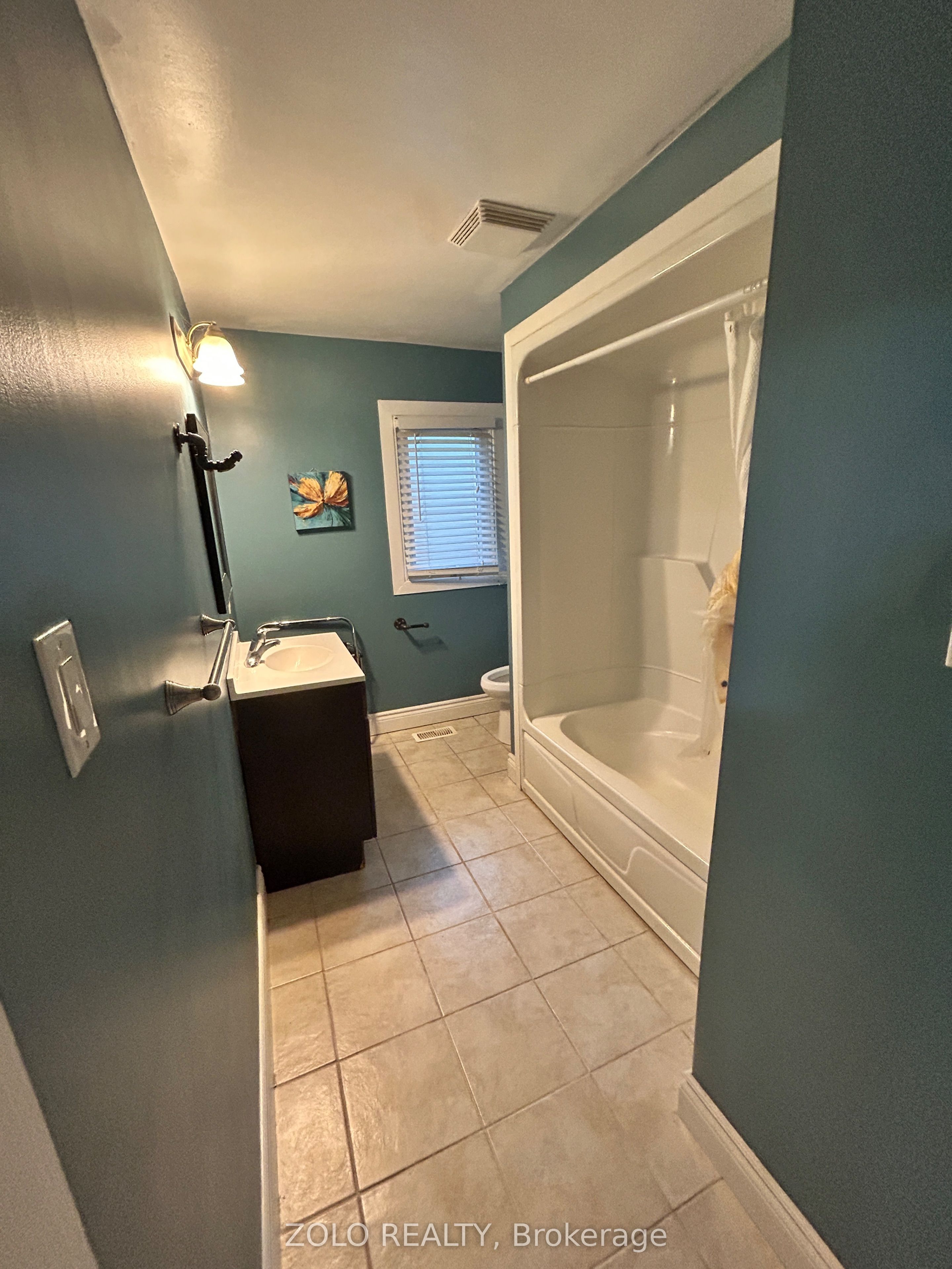 6325 Murray Street Upper Property Photo 11