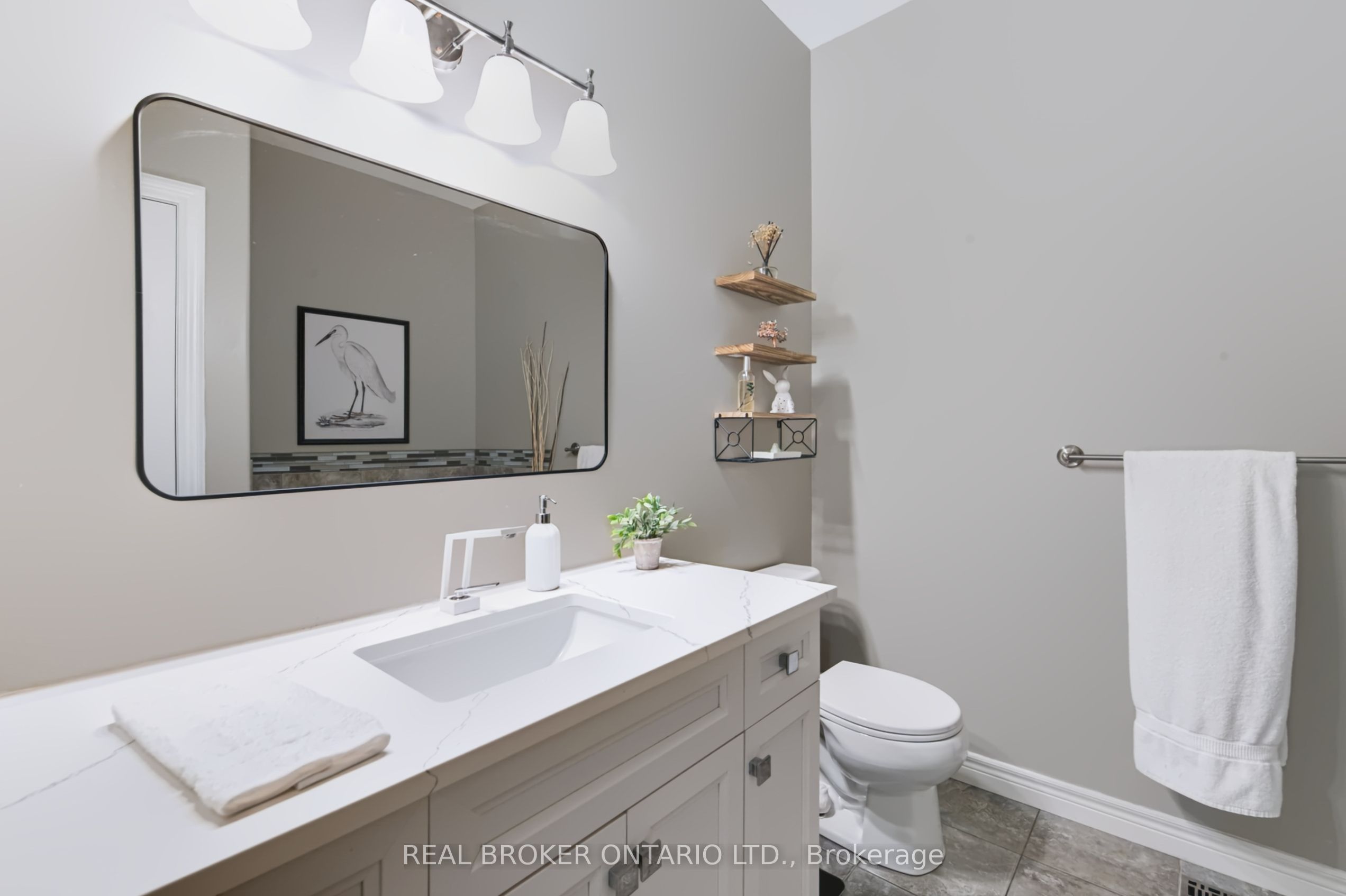 244 Dundas Street W 22 Property Photo 20