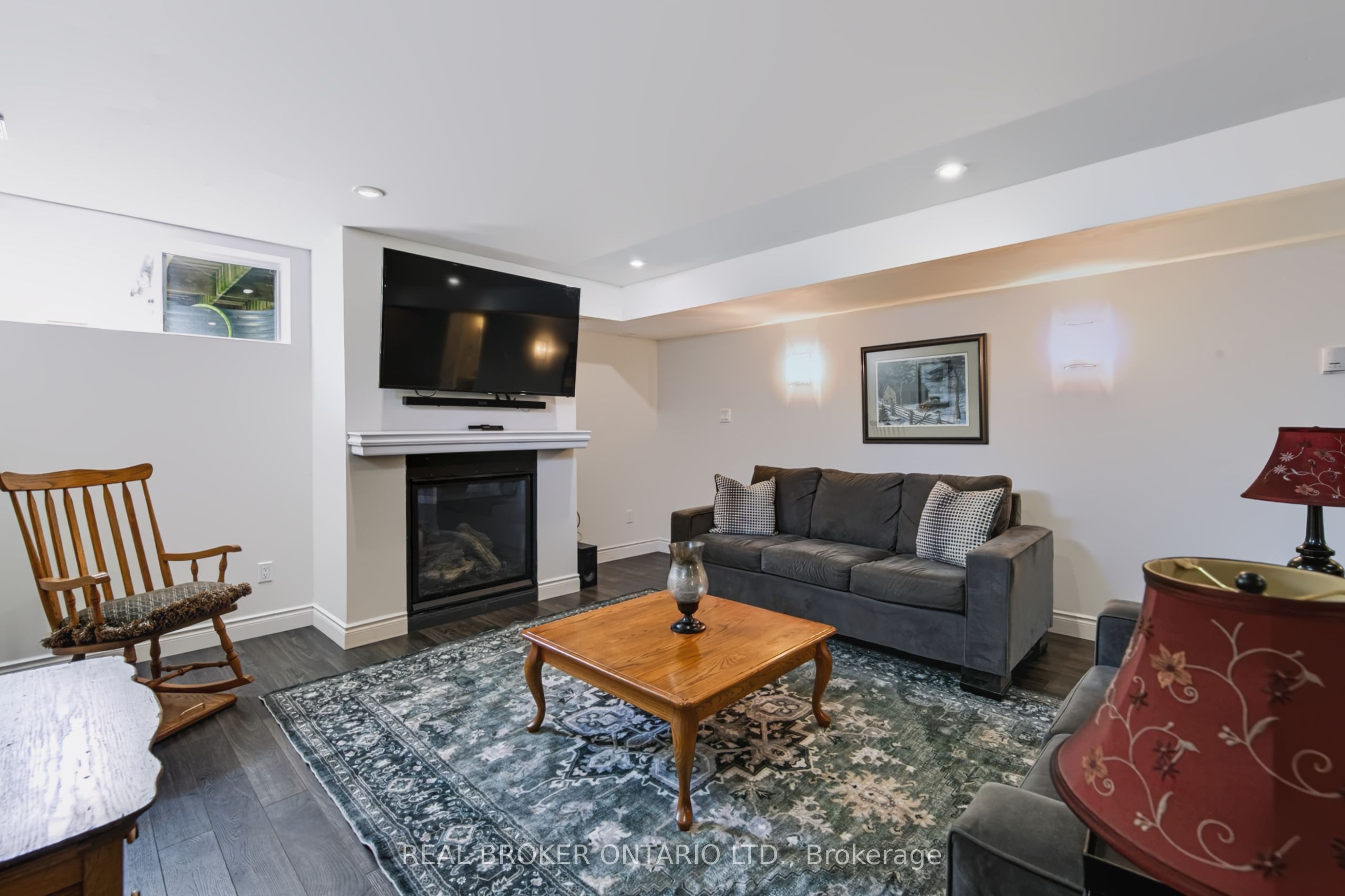 244 Dundas Street W 22 Property Photo 22