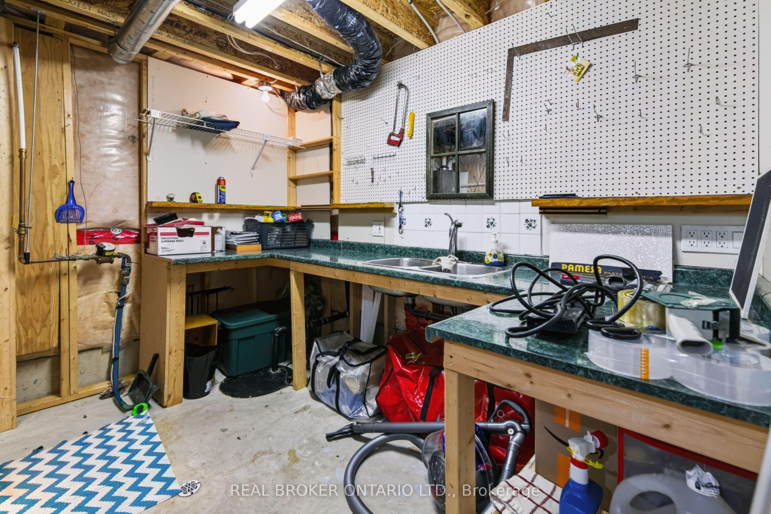 244 Dundas Street W 22 Property Photo 28