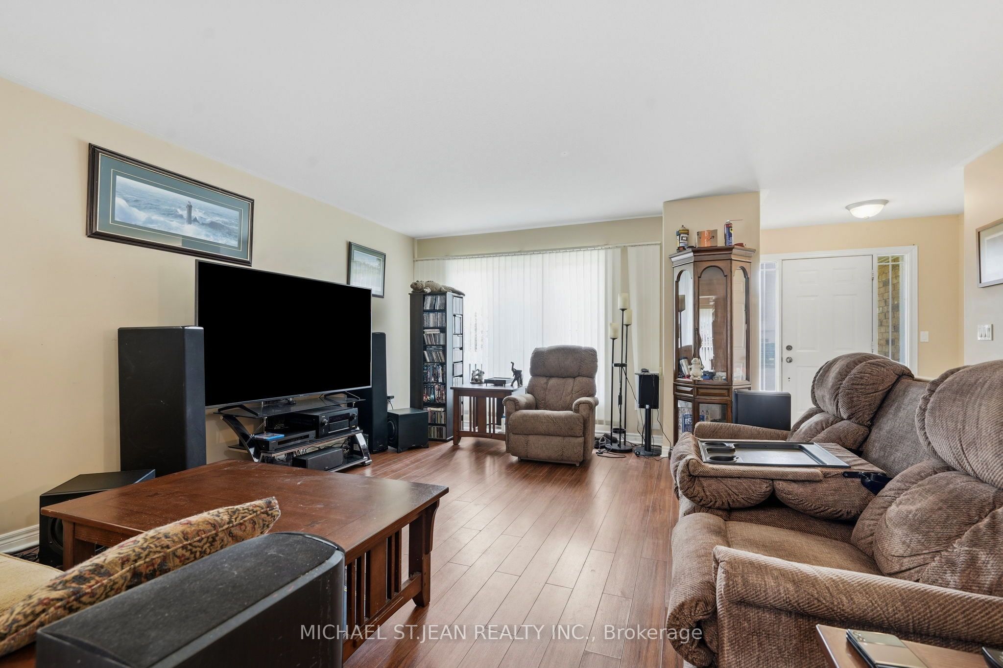 58 Saturn Road Property Photo 4