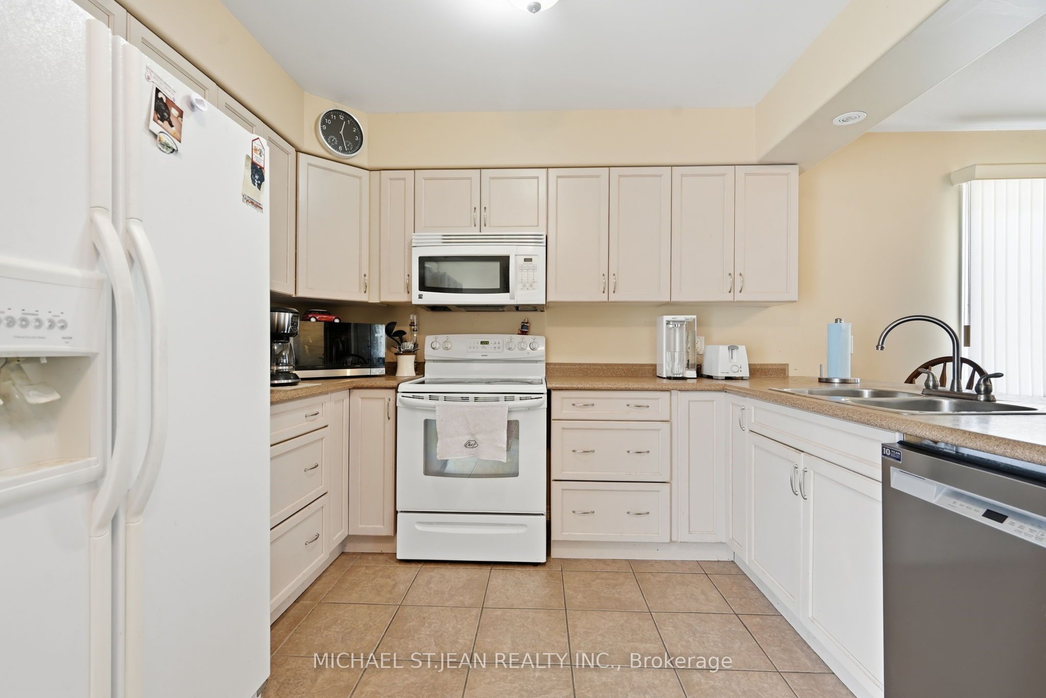 58 Saturn Road Property Photo 8