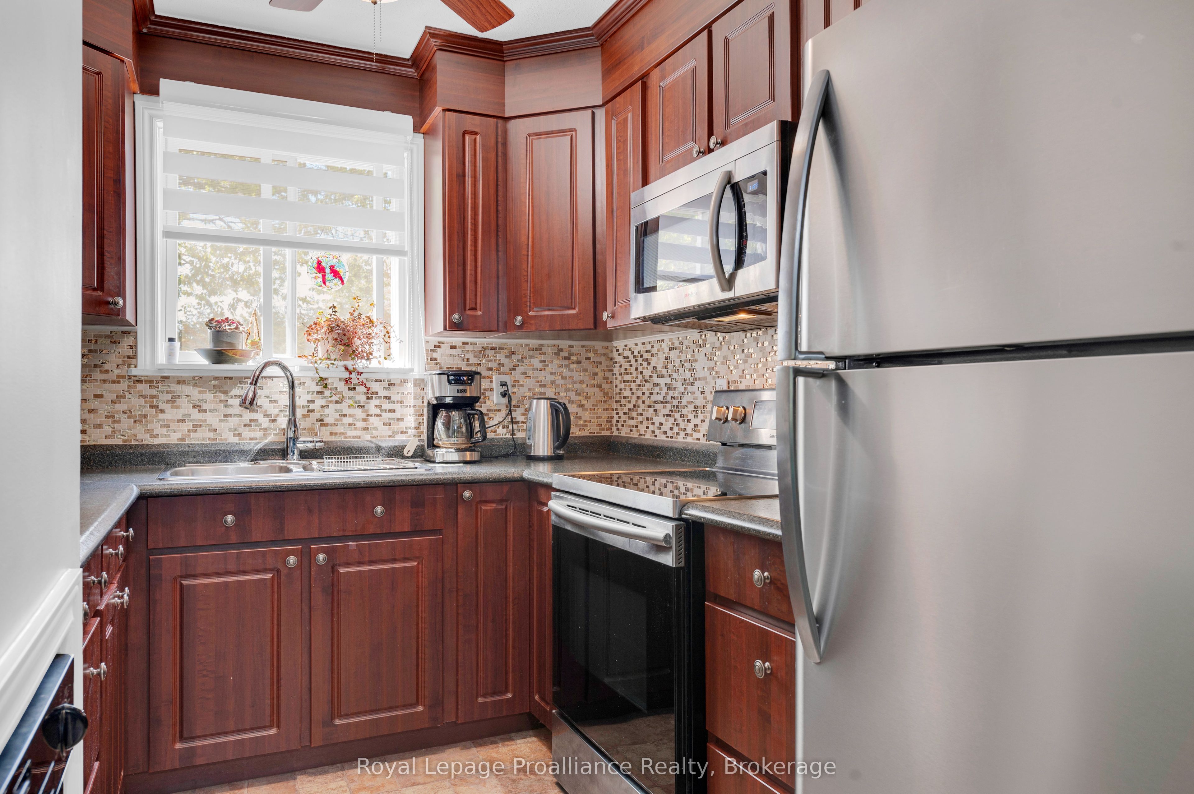 37 Young Street D Property Photo 10