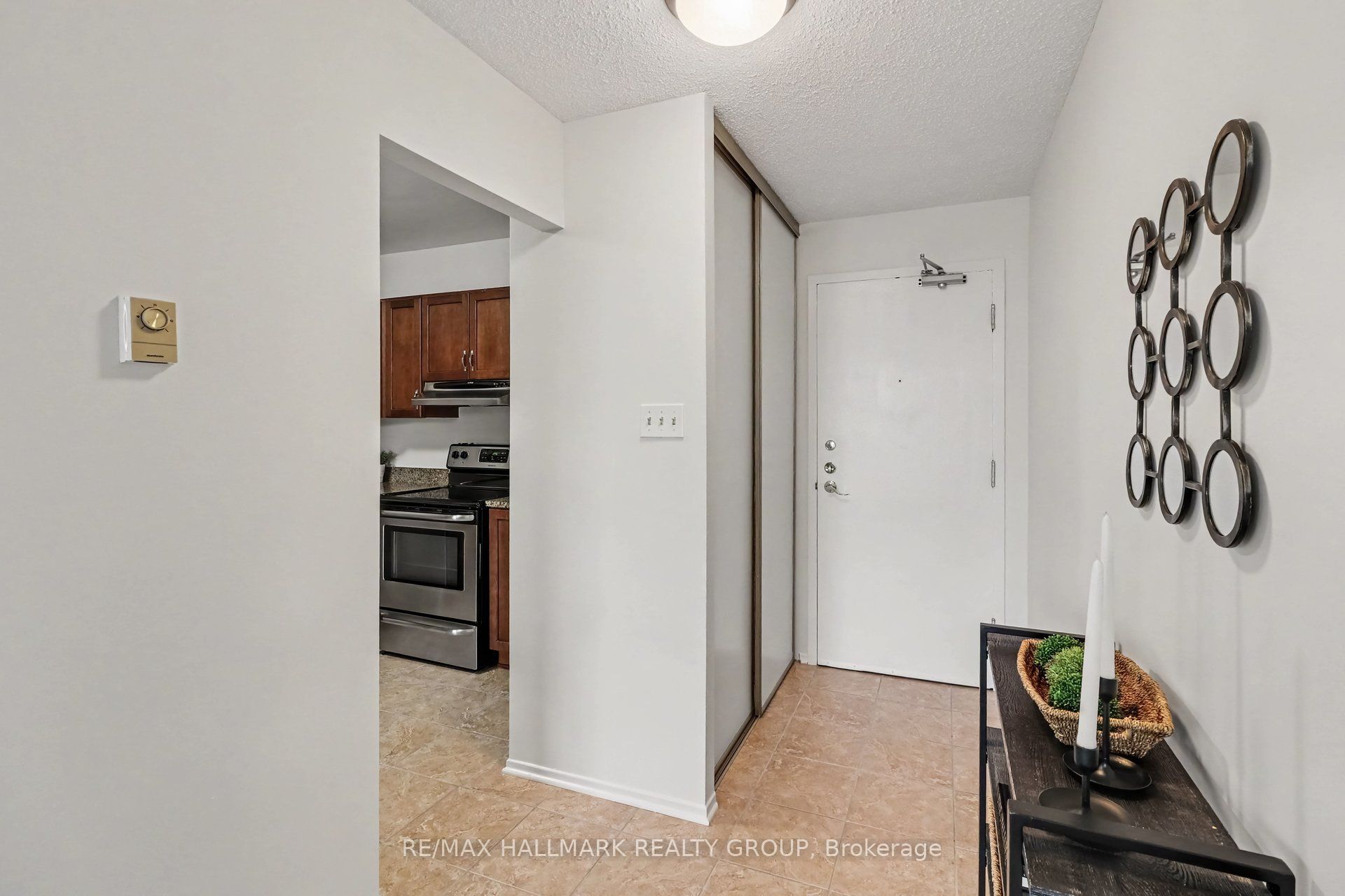 200 Lafontaine Avenue 902 Property Photo 3