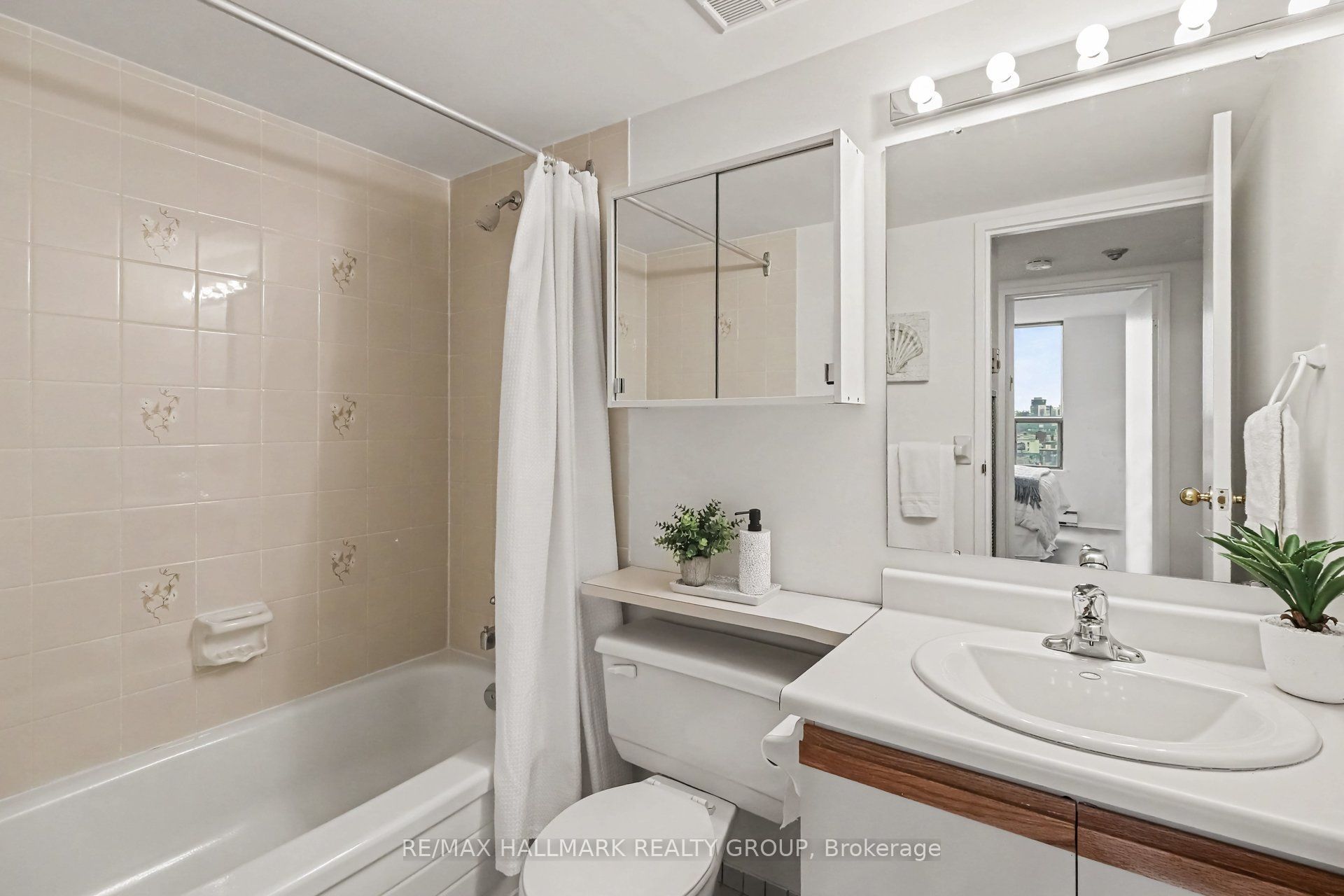 200 Lafontaine Avenue 902 Property Photo 21