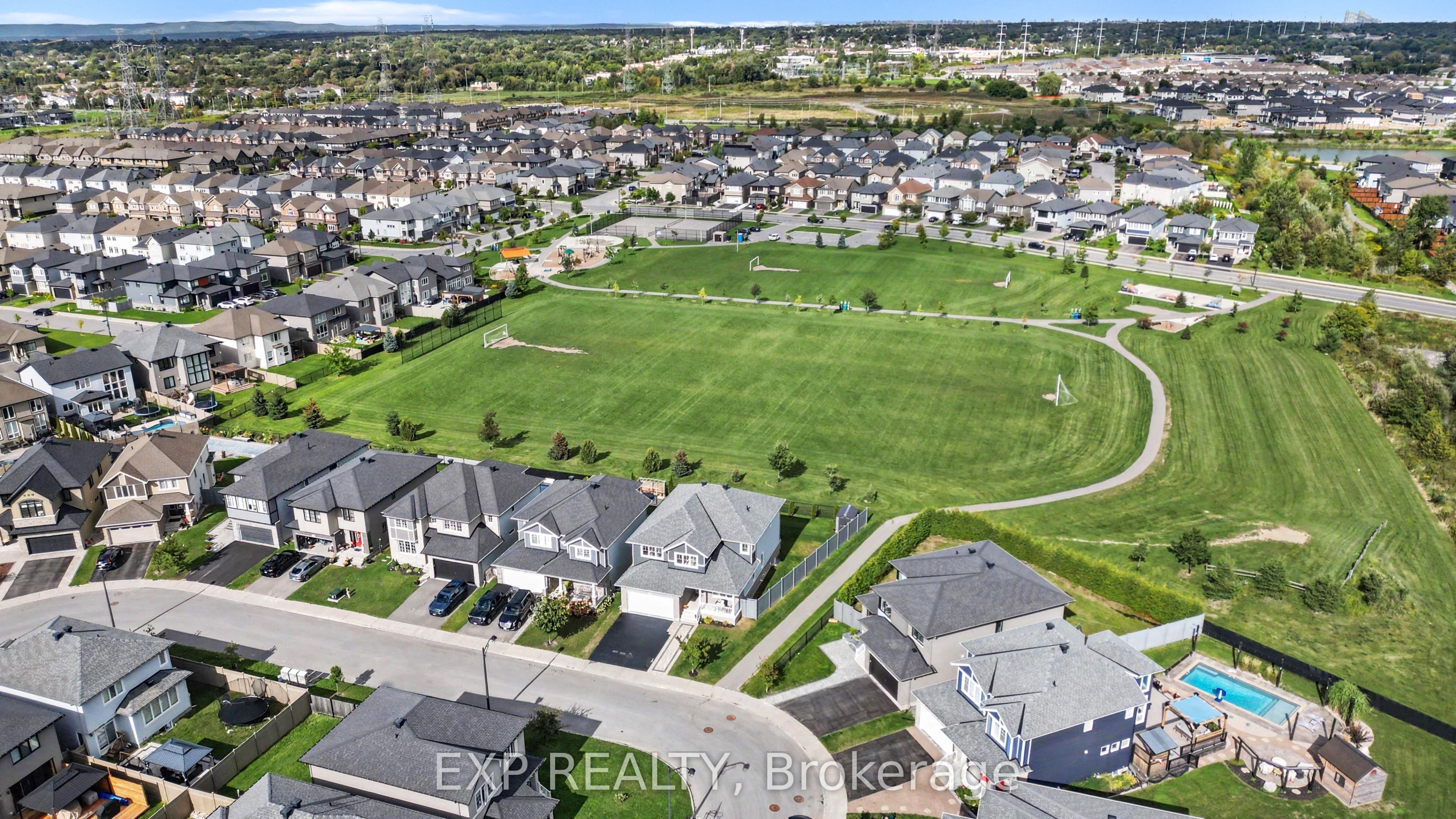 362 Gloaming Crescent Property Photo 2