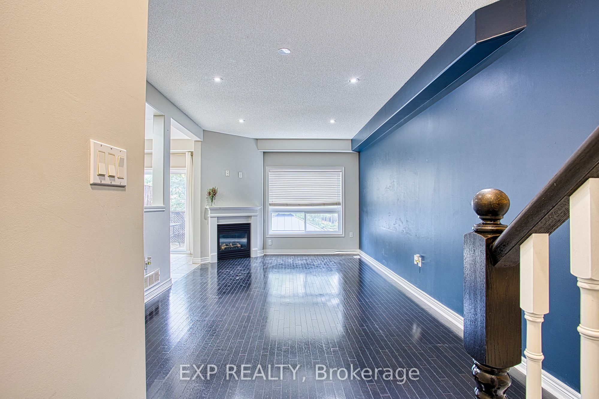 52 Dartmouth Gate Main Property Photo 4