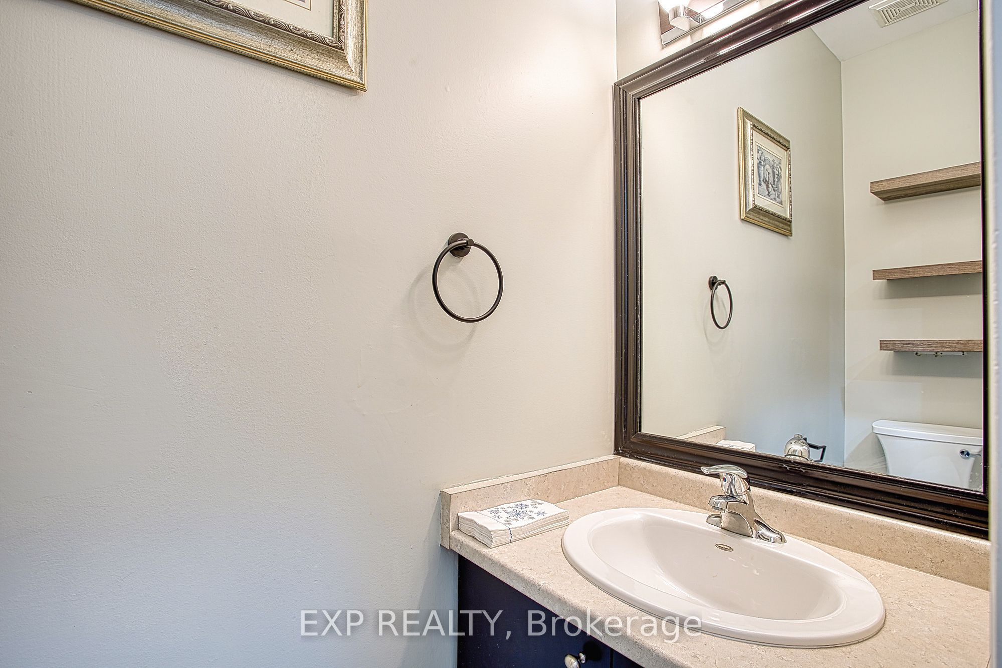 52 Dartmouth Gate Main Property Photo 5