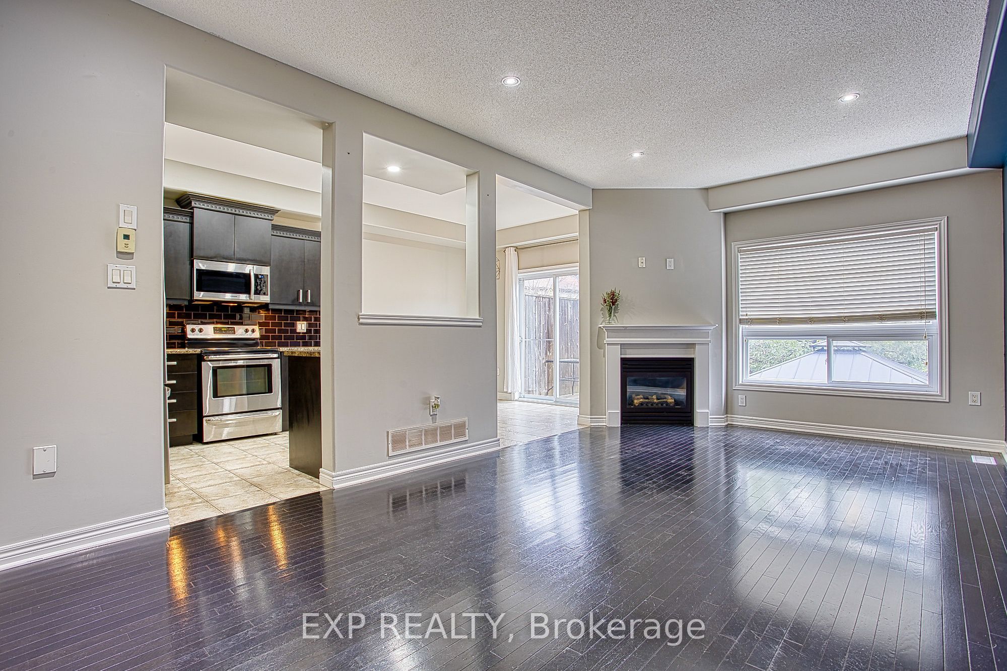 52 Dartmouth Gate Main Property Photo 7