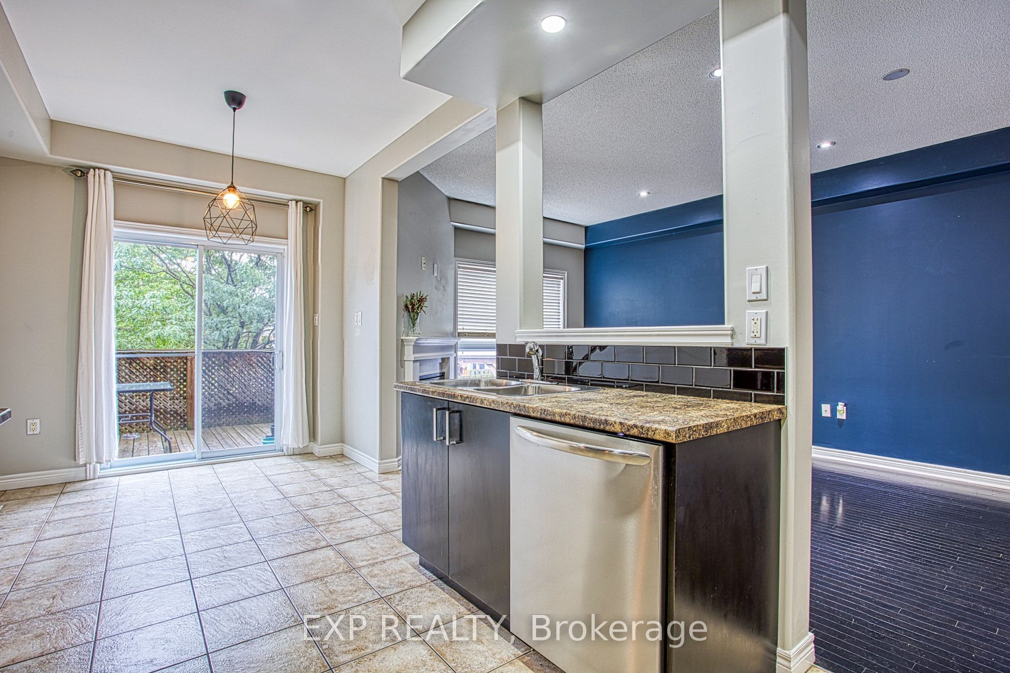 52 Dartmouth Gate Main Property Photo 13