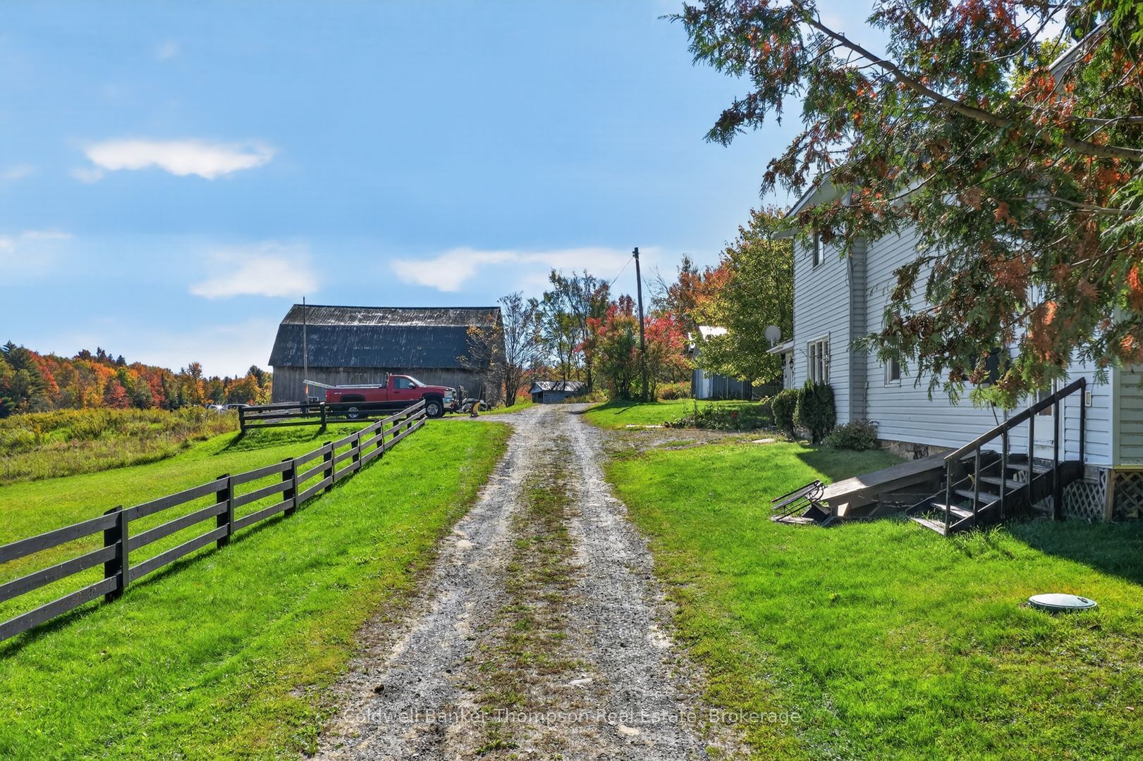 2326 Fraserburg Road Property Photo 8