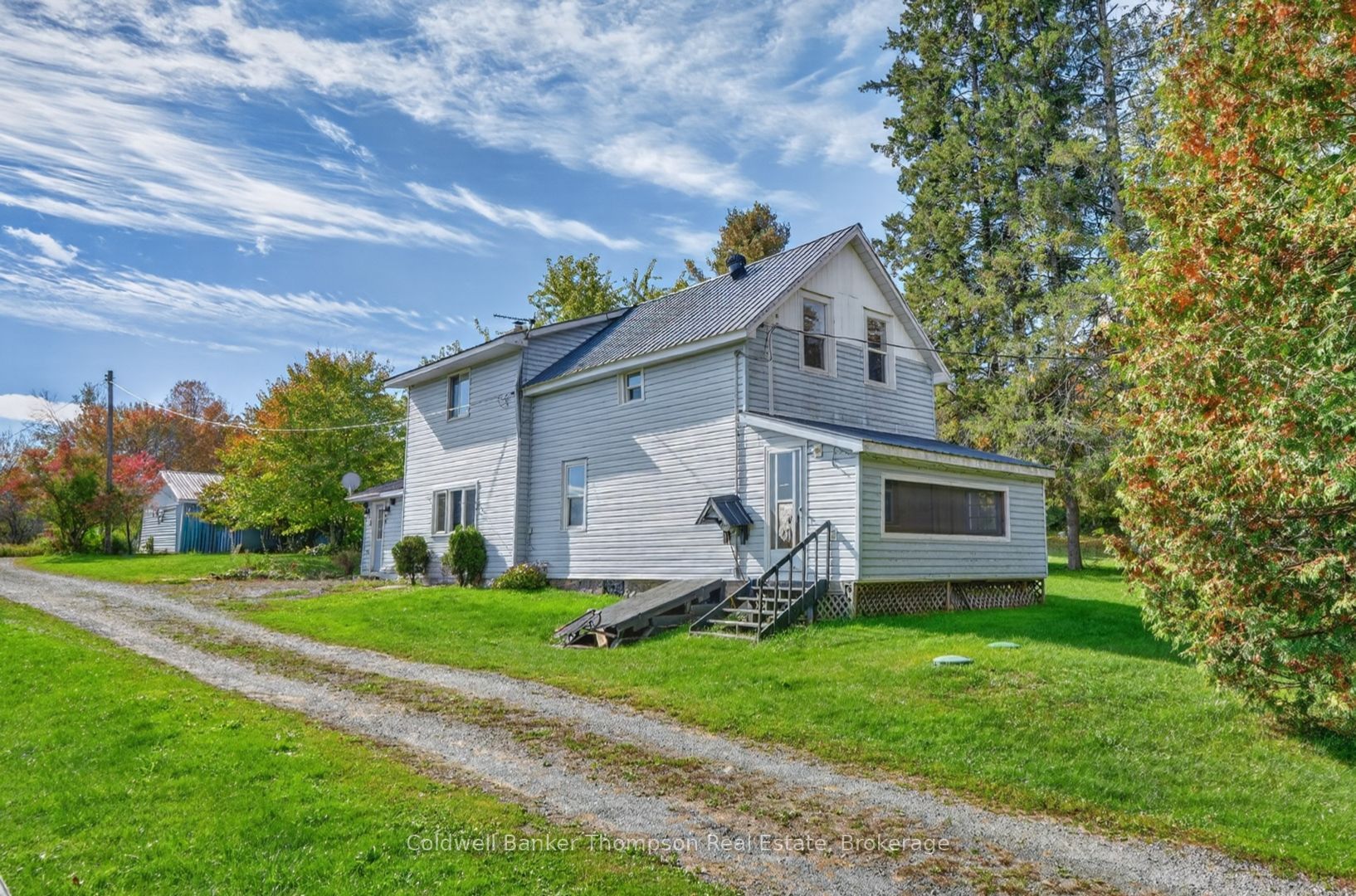 2326 Fraserburg Road Property Photo 9