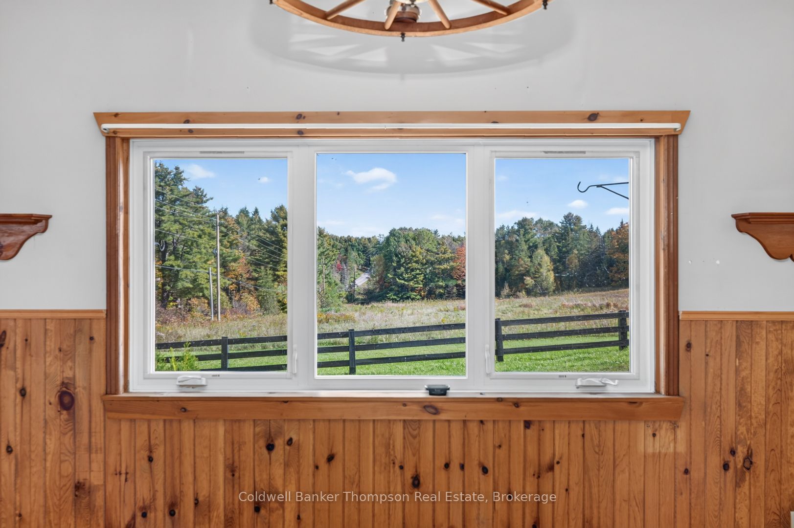 2326 Fraserburg Road Property Photo 16