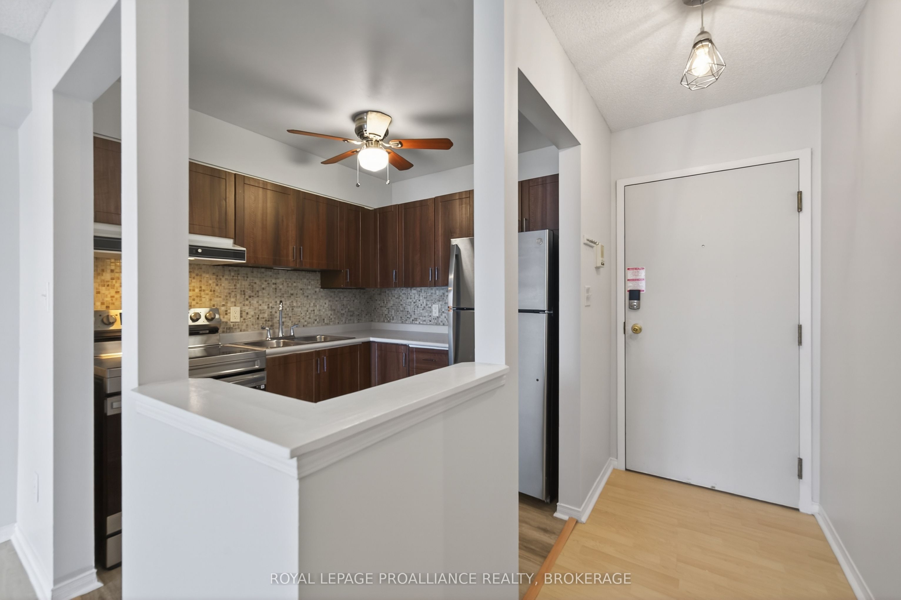 310 Kingsdale Avenue 313 Property Photo 5