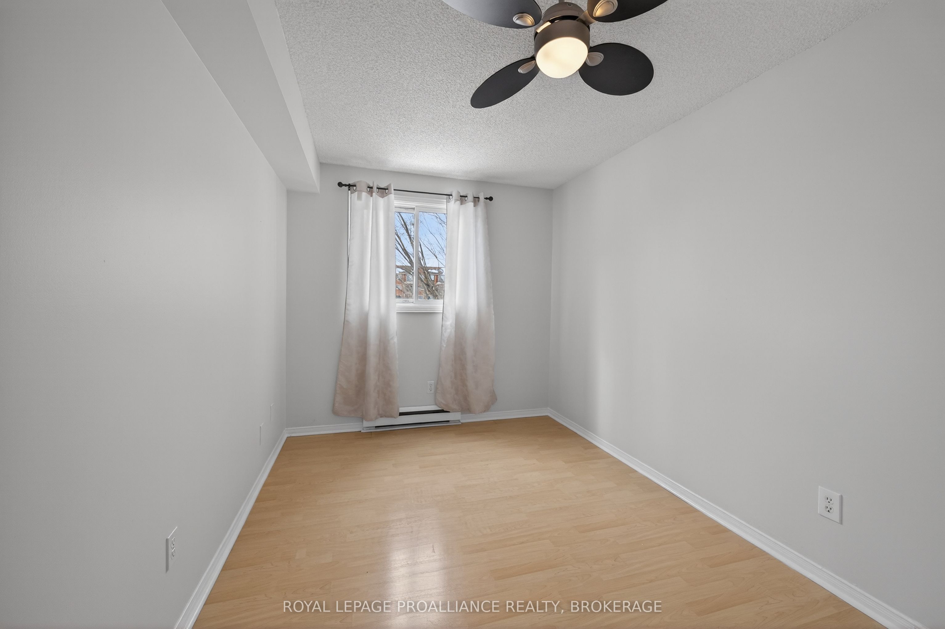 310 Kingsdale Avenue 313 Property Photo 17