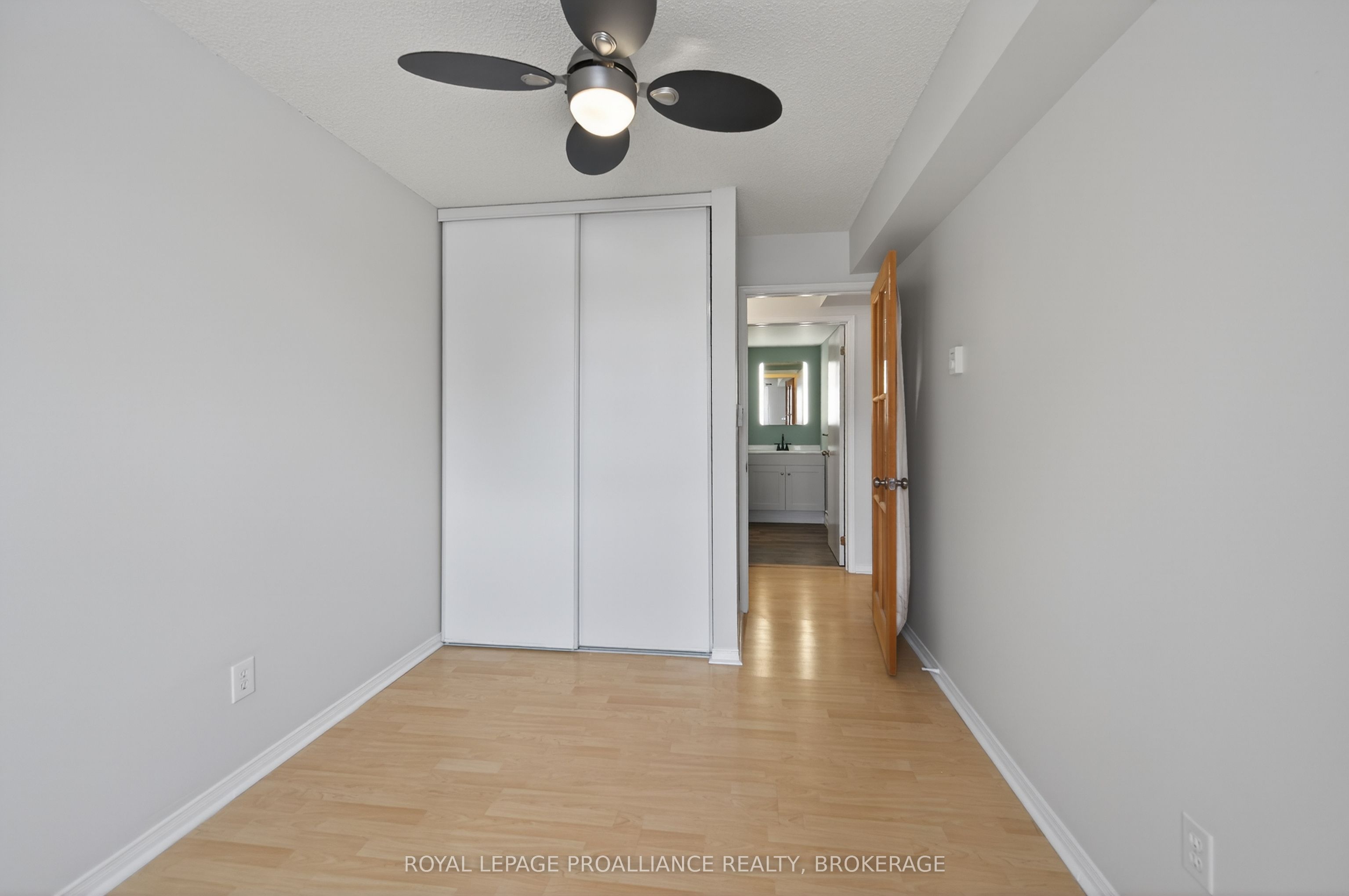 310 Kingsdale Avenue 313 Property Photo 18