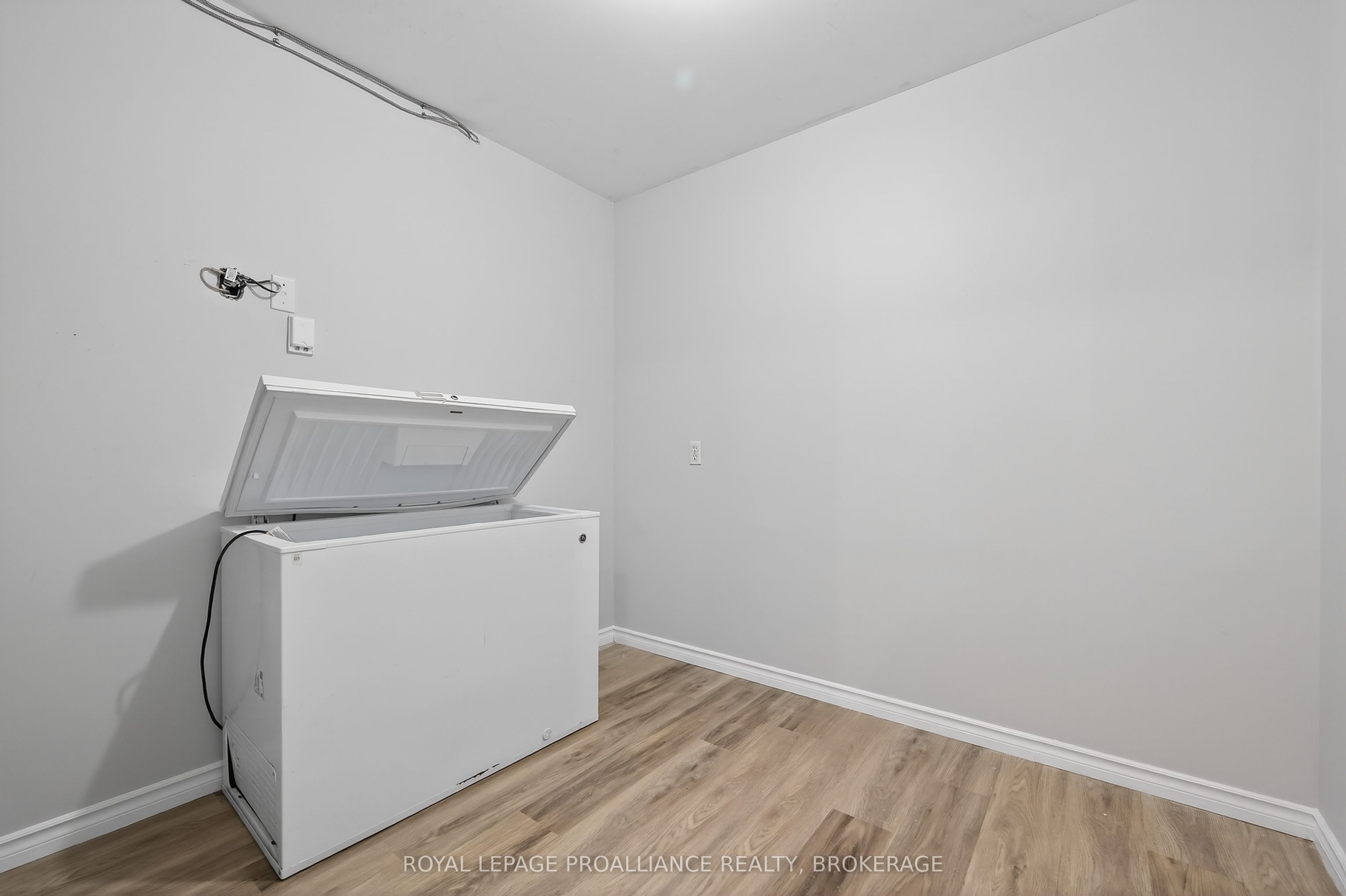 310 Kingsdale Avenue 313 Property Photo 26