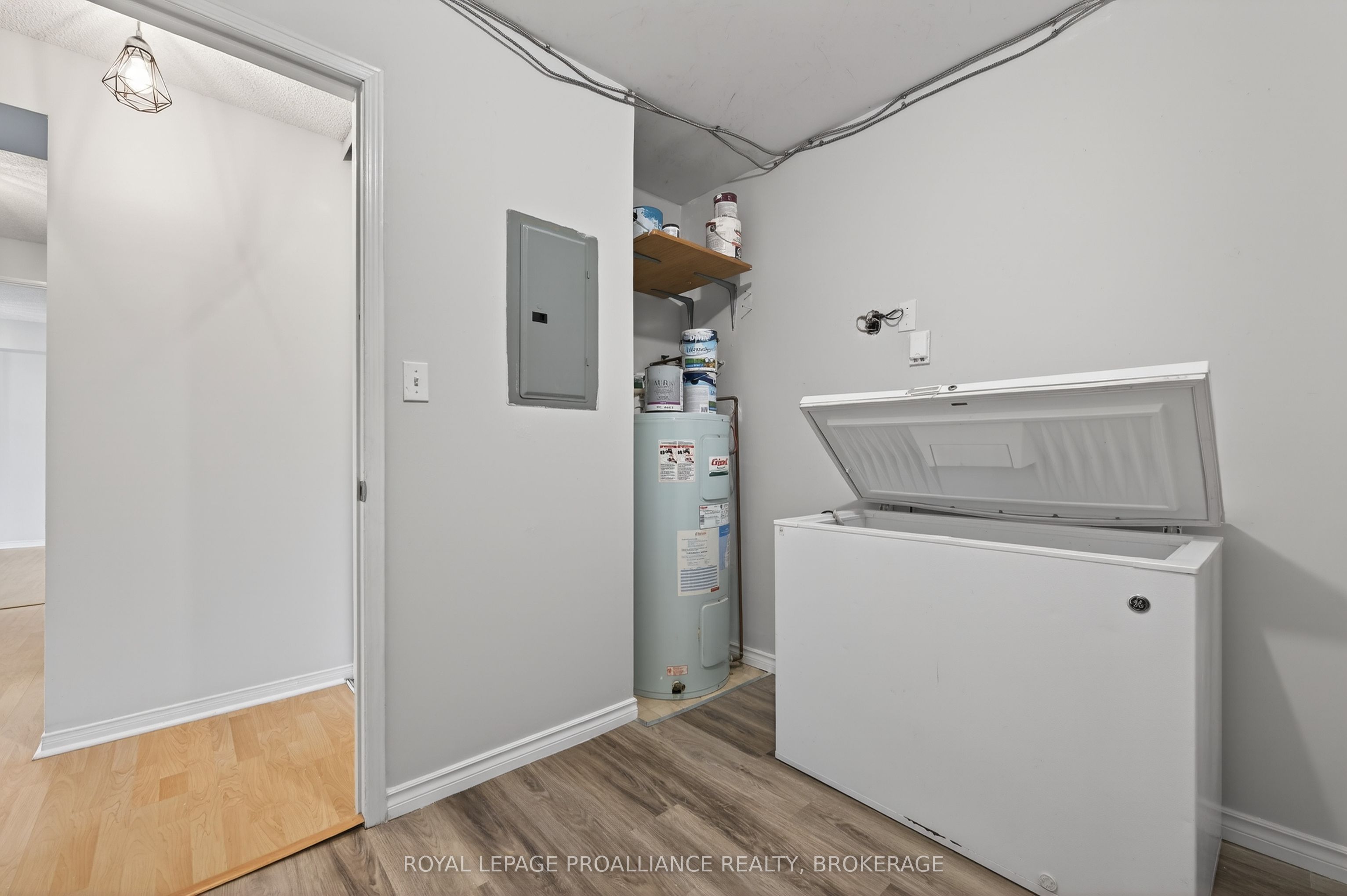 310 Kingsdale Avenue 313 Property Photo 27