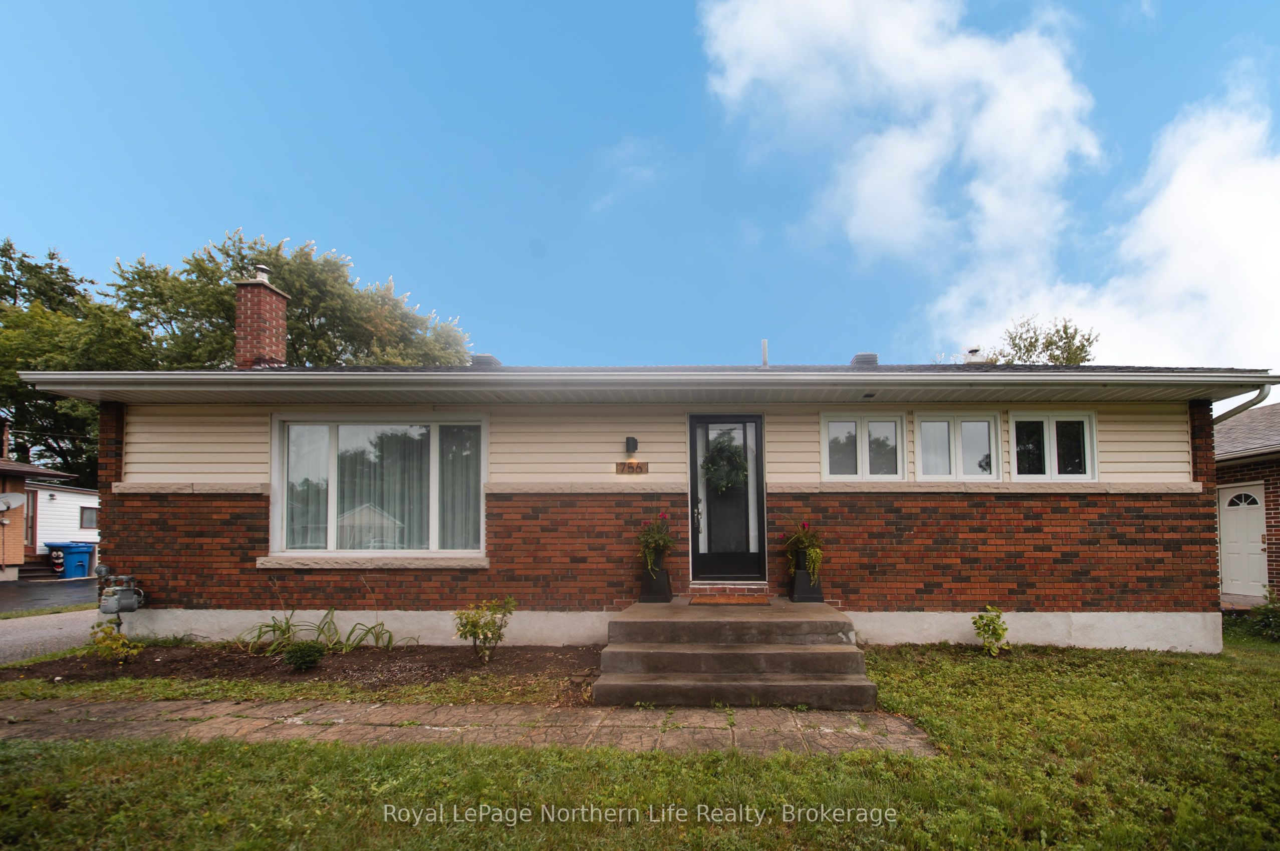 756 Eastwood Avenue Property Photo 2