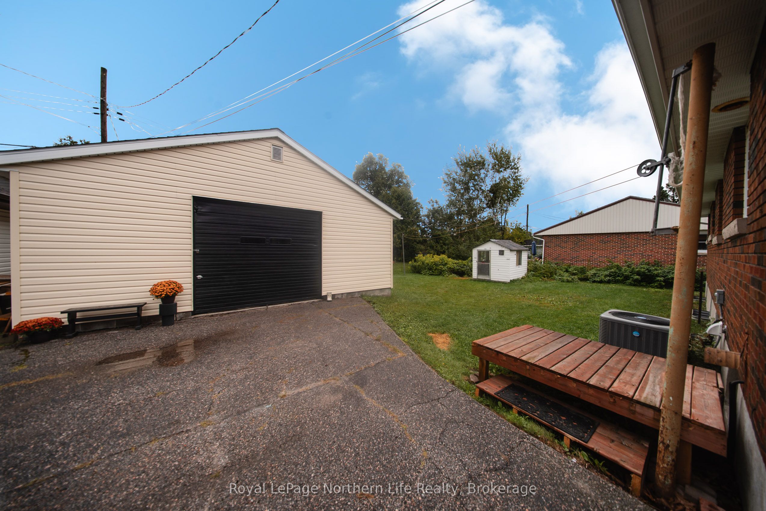 756 Eastwood Avenue Property Photo 23