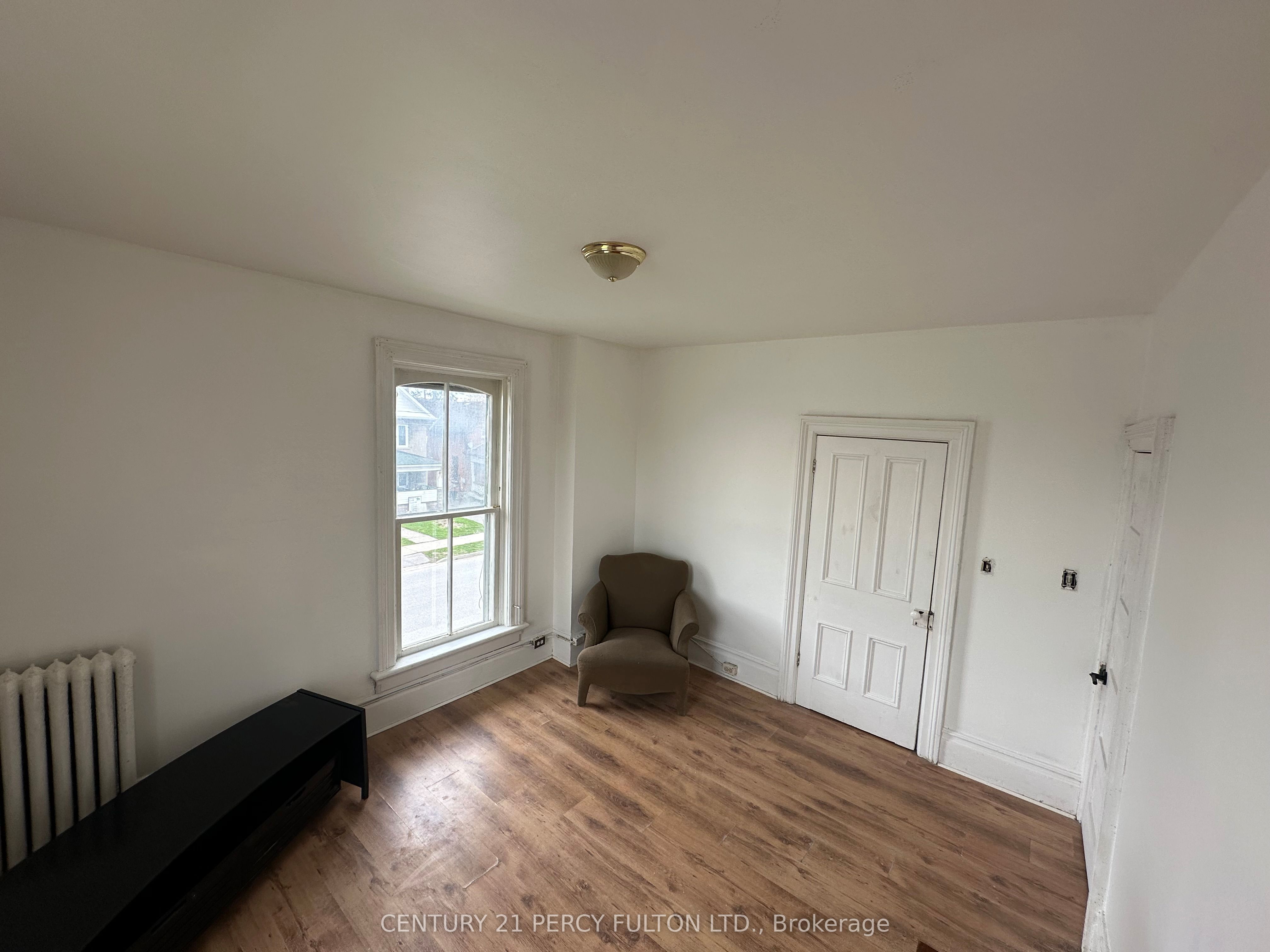 23 Glenelg Street W Property Photo 6