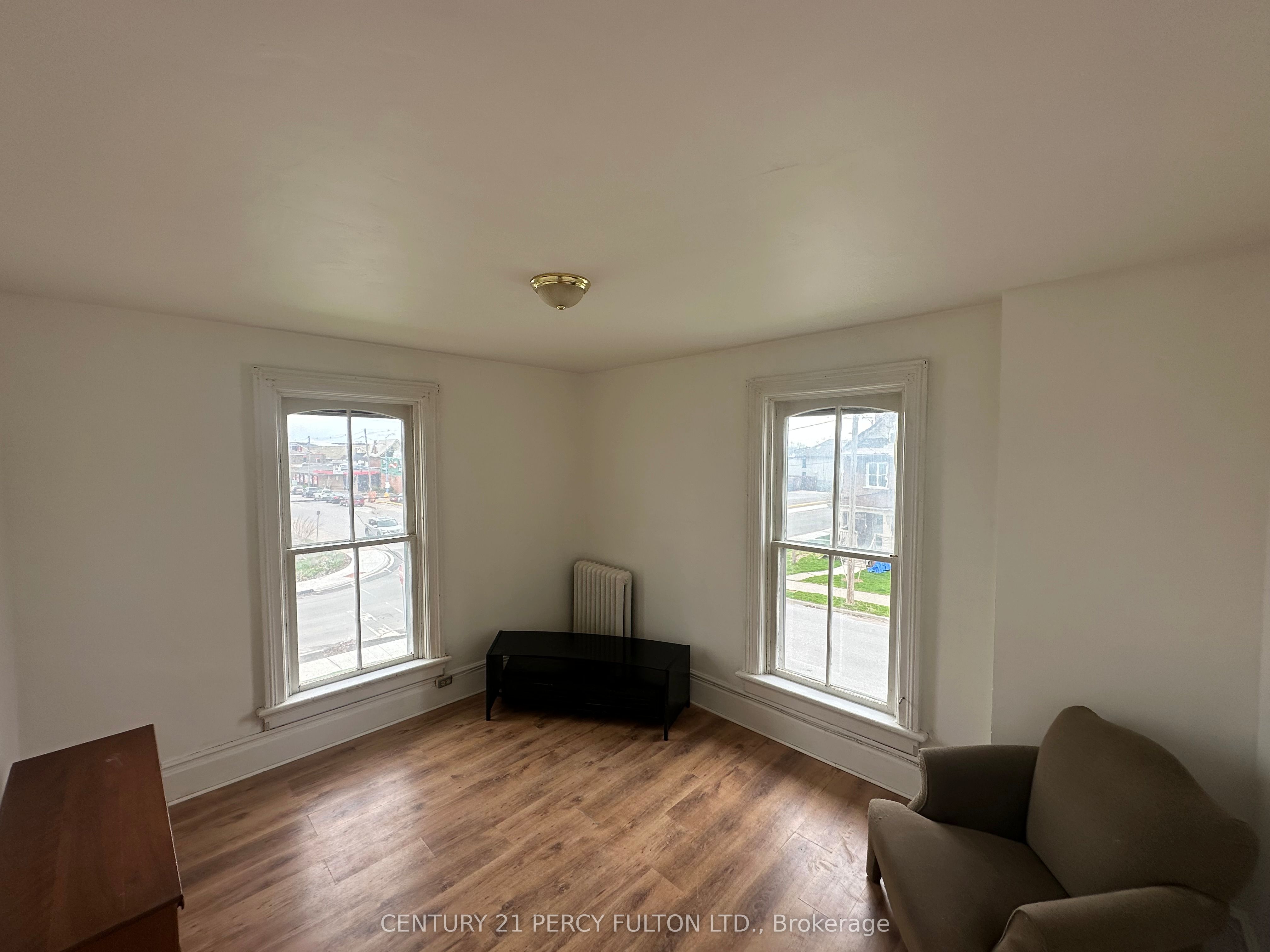23 Glenelg Street W Property Photo 8
