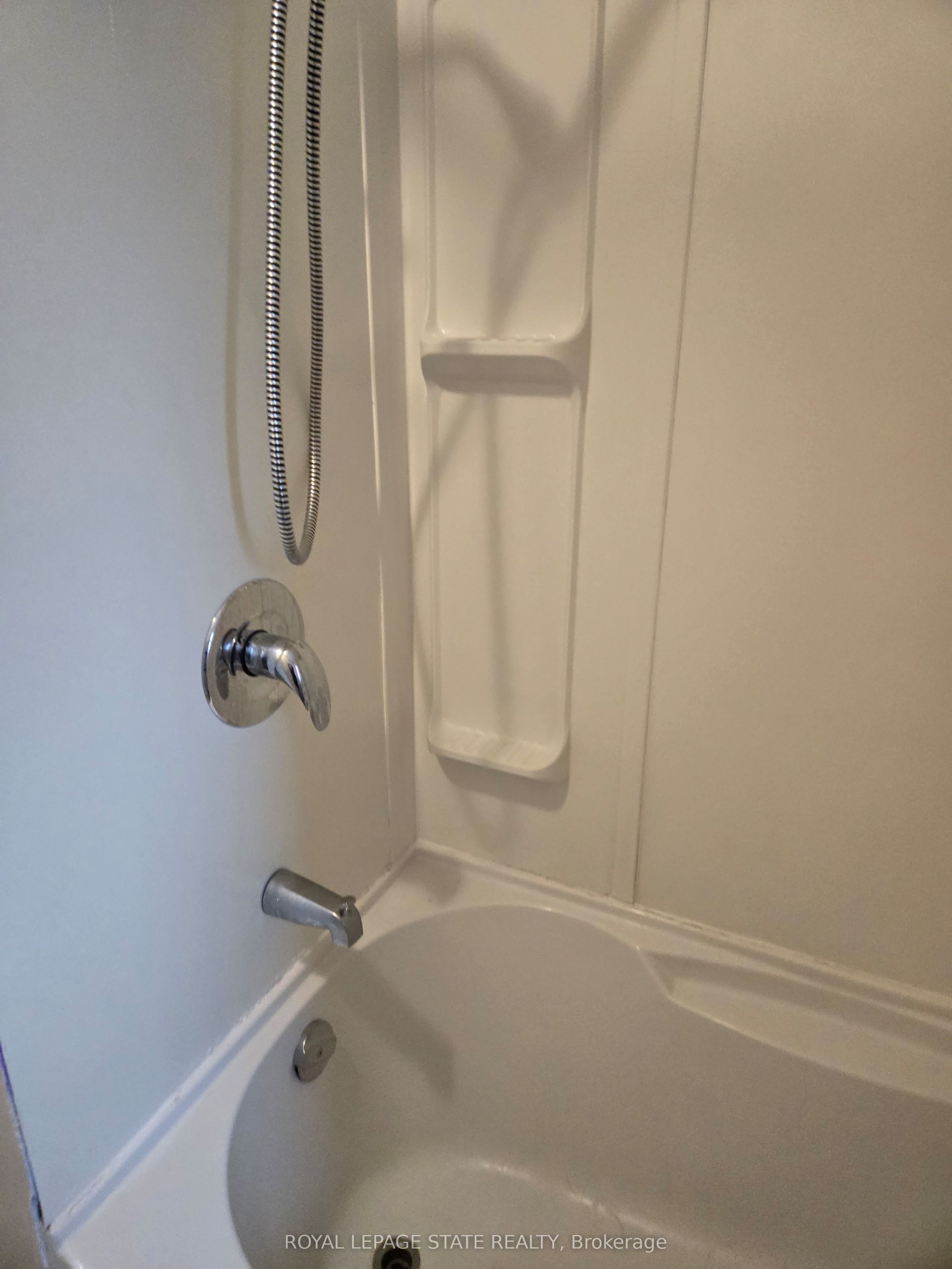 325 Simpson Avenue Property Photo 8