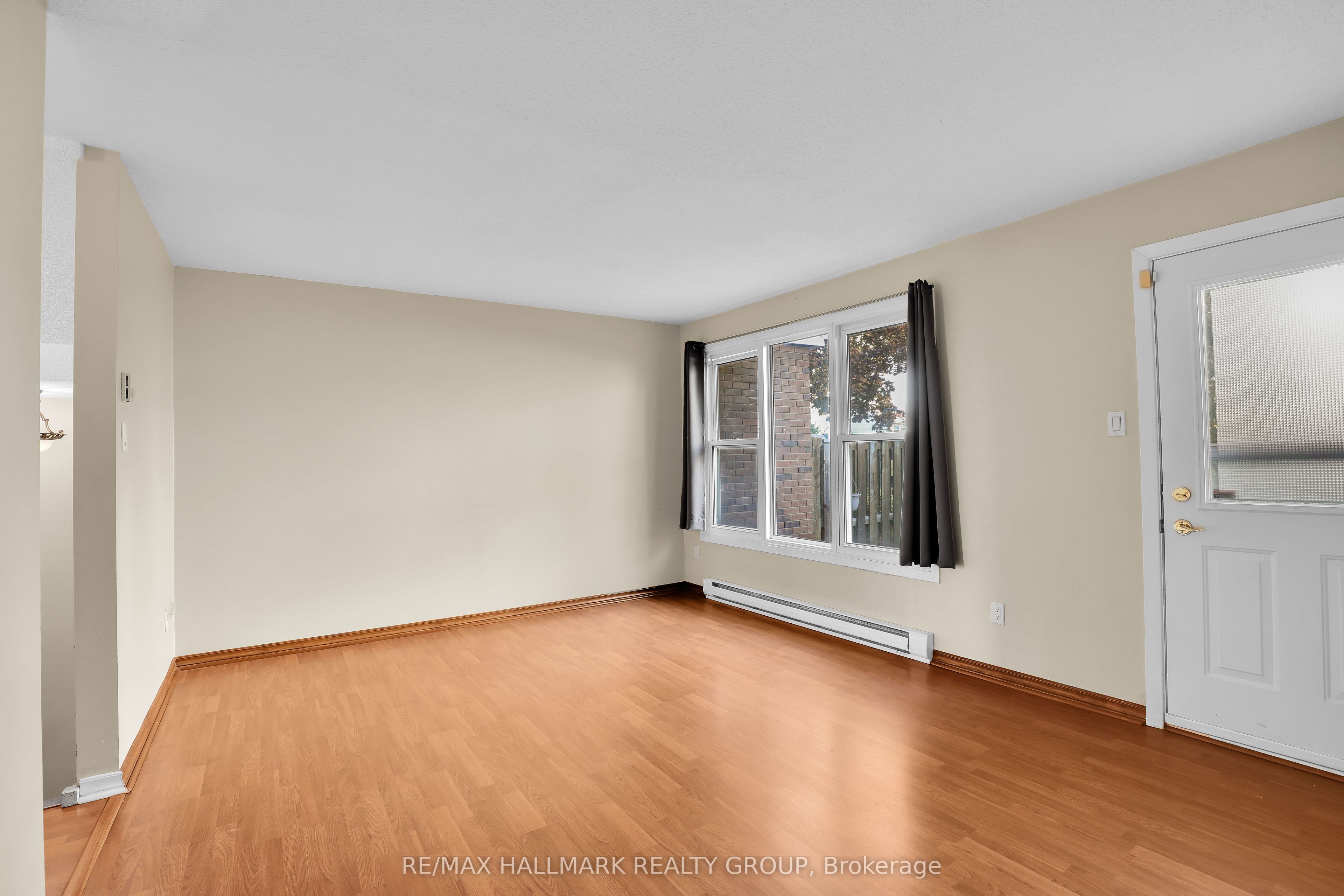 924 Dynes Road Property Photo 7