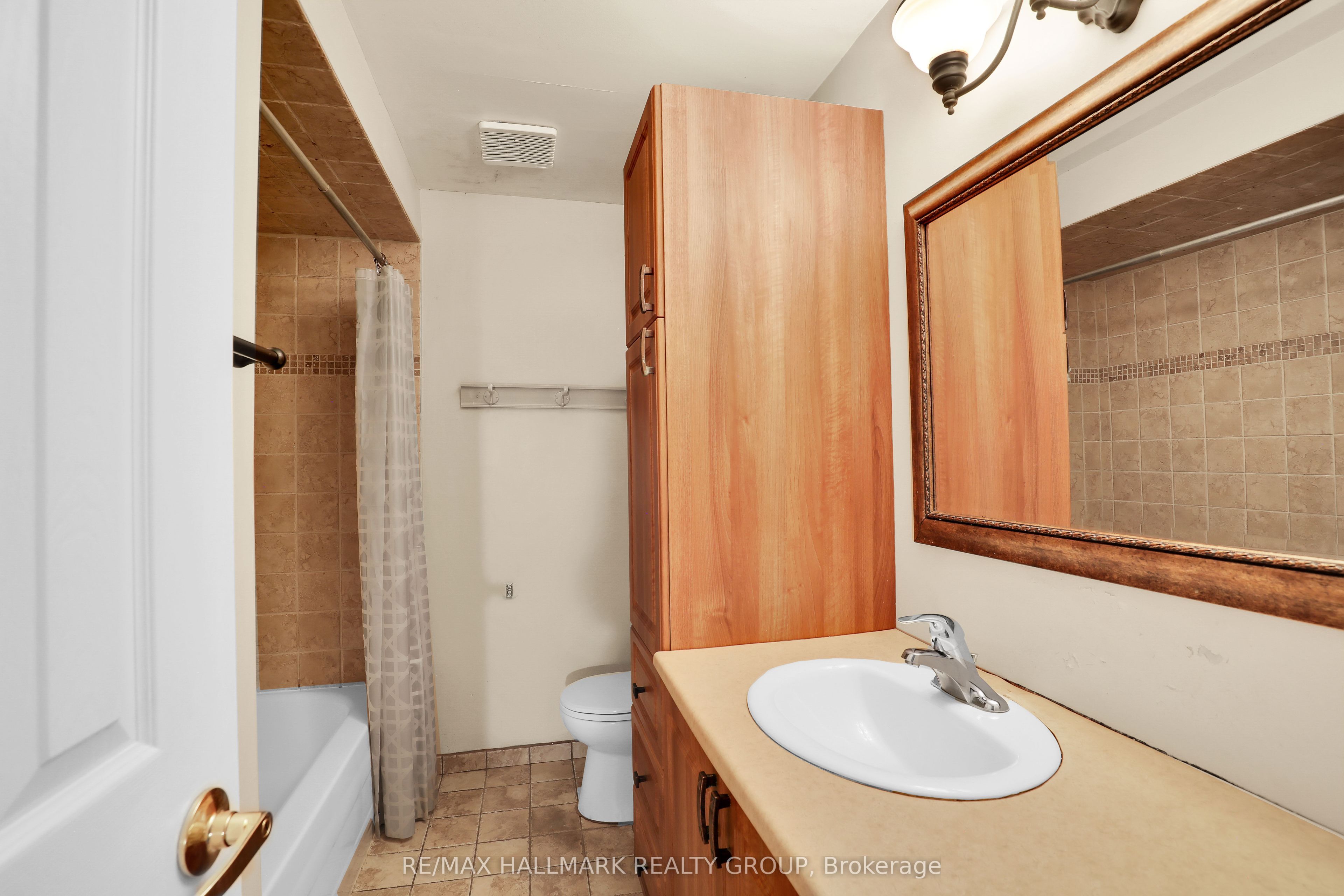 924 Dynes Road Property Photo 13